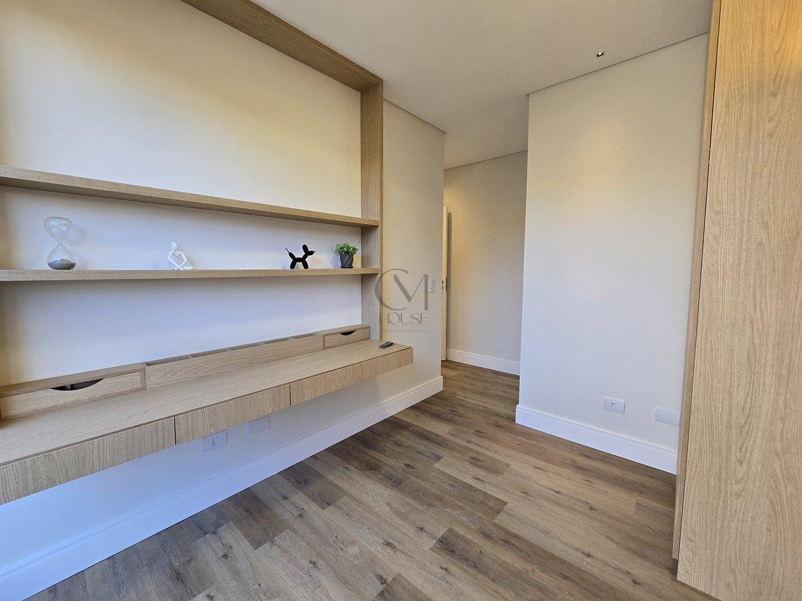 Apartamento 3 quartos com suíte, mobiliado e decorado à uma quadra do Shopping Curitiba  Curitiba - 