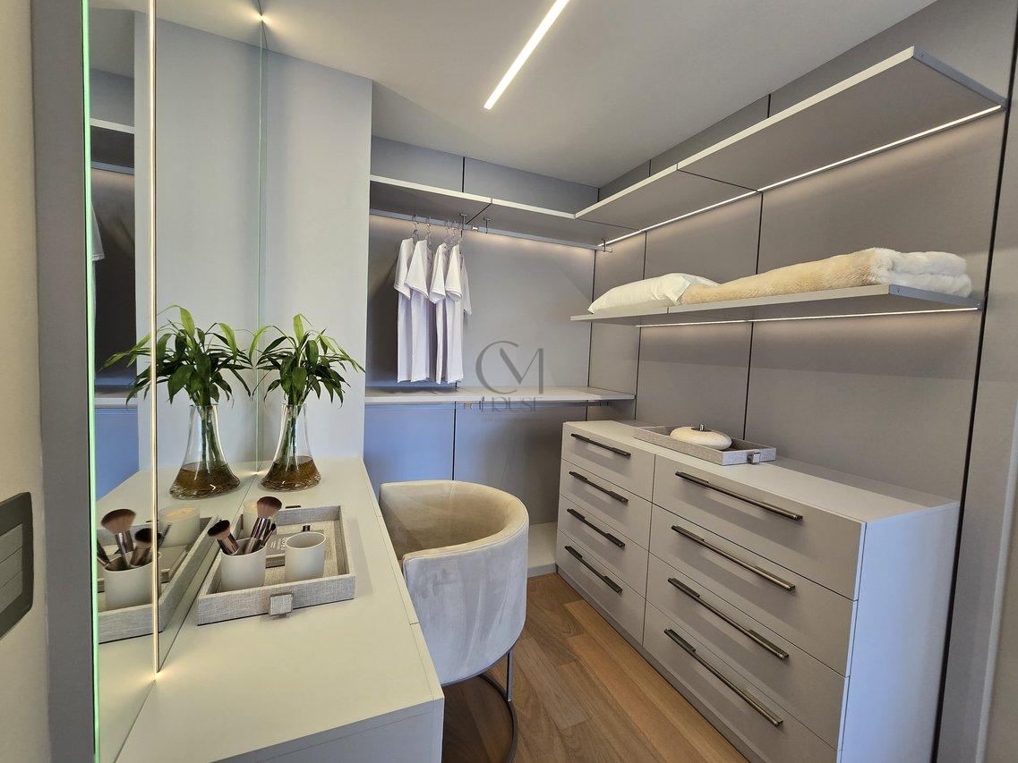 Belíssimo Apartamento com 3 suítes 100% mobiliado no Centro Cívico Rua Vieira dos Santos Curitiba - 