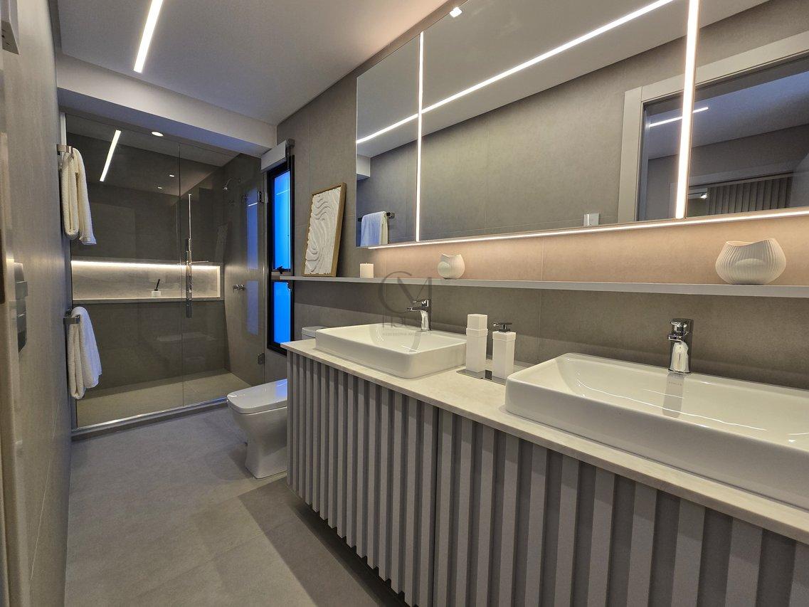 Belíssimo Apartamento com 3 suítes 100% mobiliado no Centro Cívico Rua Vieira dos Santos Curitiba - 