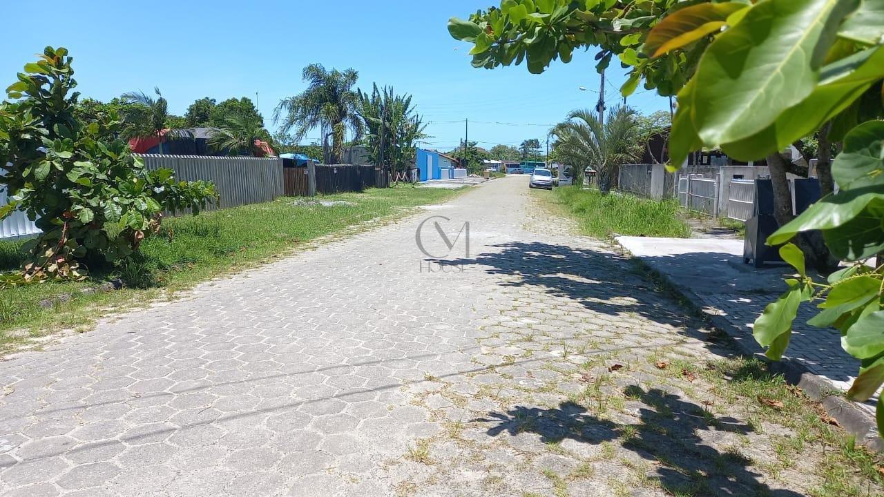 Casa mobiliada com 2 quartos a 400m da praia em Pontal do Sul Rua Erva Cidreira Pontal do Paraná - 