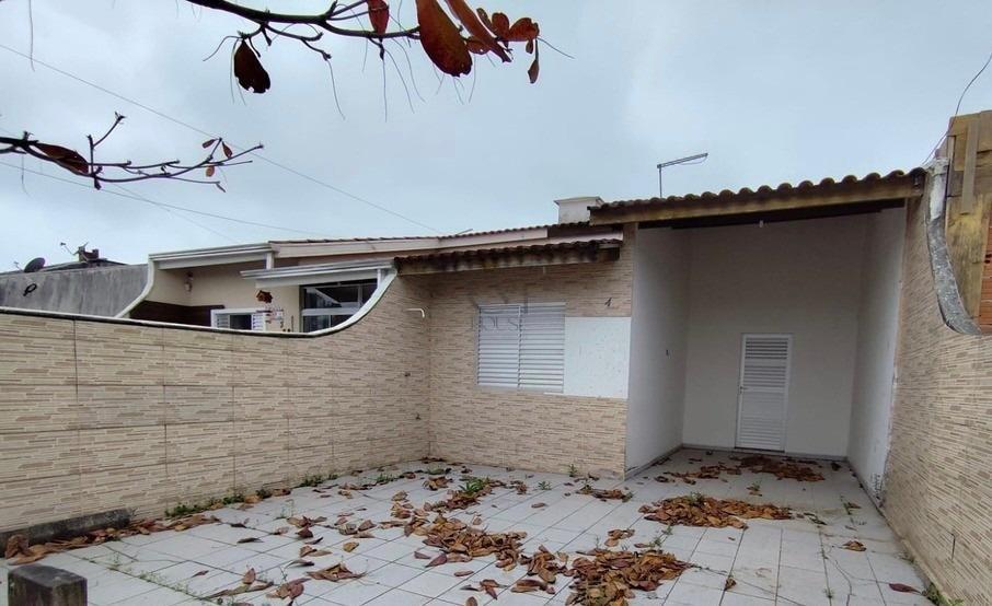 Casa mobiliada com 2 quartos a 400m da praia em Pontal do Sul Rua Erva Cidreira Pontal do Paraná - 