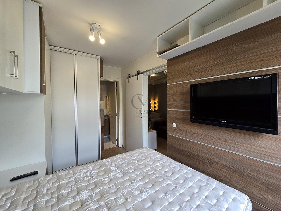 Ótimo apartamento mobiliado com 1 suíte e vaga de garagem no Água Verde Rua Alcebíades Plaisant Curitiba - 