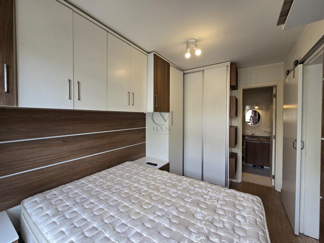 Ótimo apartamento mobiliado com 1 suíte e vaga de garagem no Água Verde Rua Alcebíades Plaisant Curitiba - 