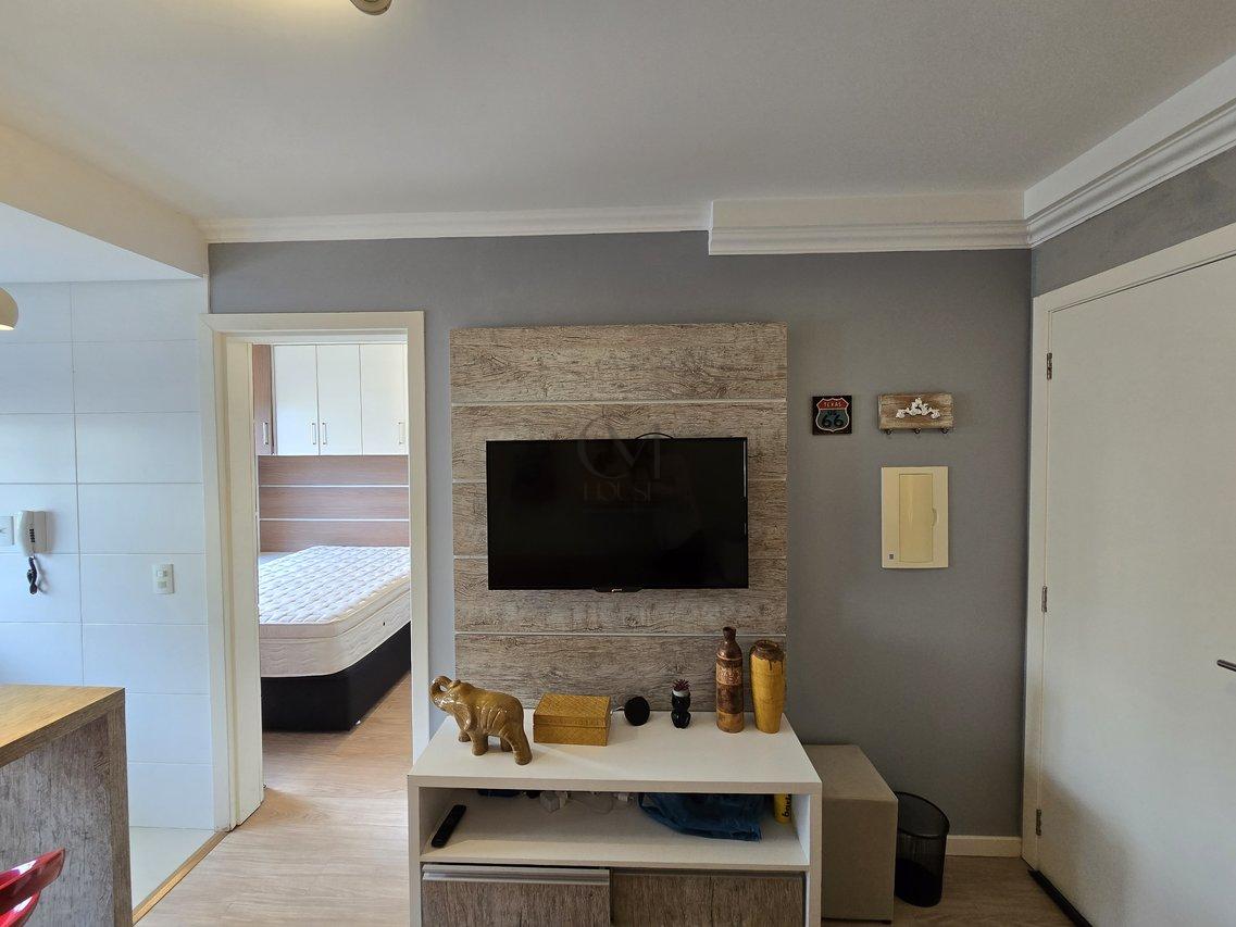 Ótimo apartamento mobiliado com 1 suíte e vaga de garagem no Água Verde Rua Alcebíades Plaisant Curitiba - 