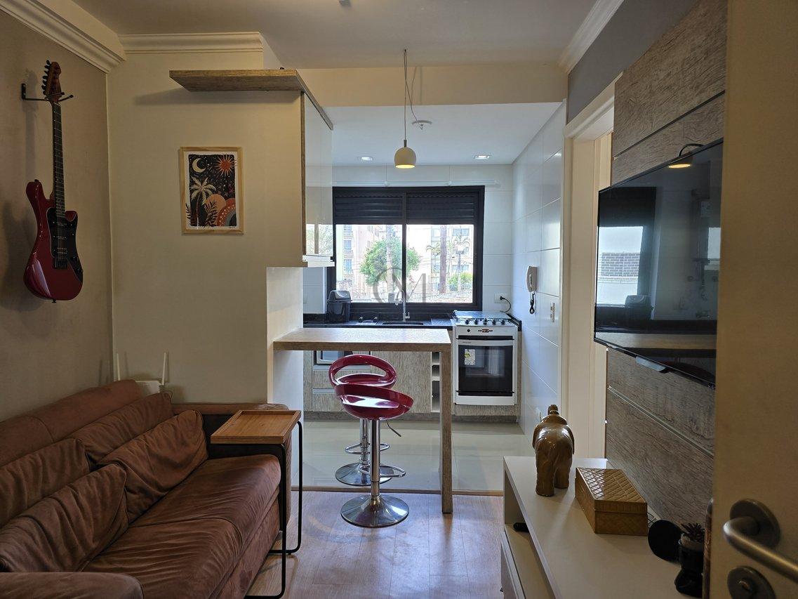 Ótimo apartamento mobiliado com 1 suíte e vaga de garagem no Água Verde Rua Alcebíades Plaisant Curitiba - 