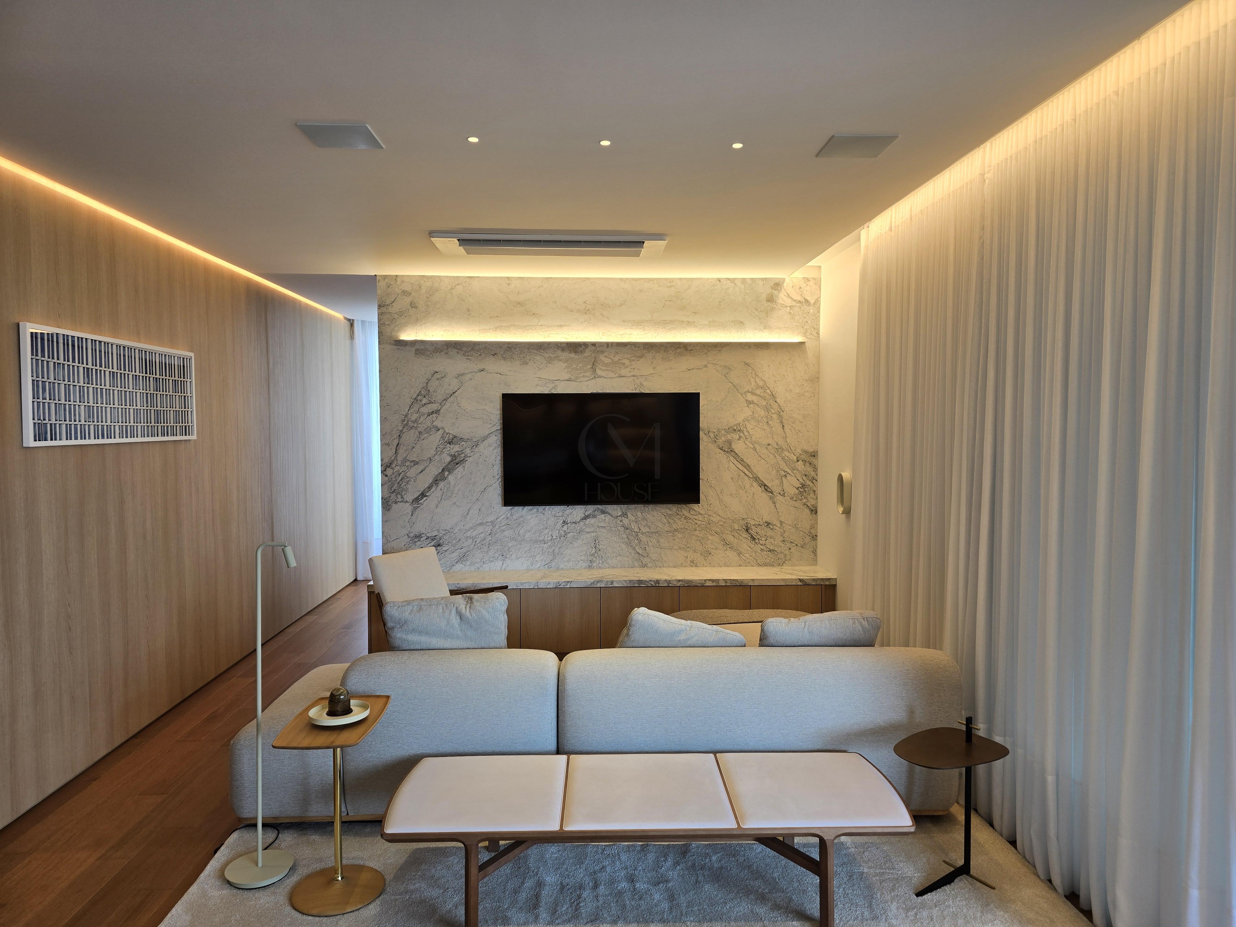 Apartamento novo e finamente mobiliado e decorado Rua Professor Assis Gonçalves Curitiba - 