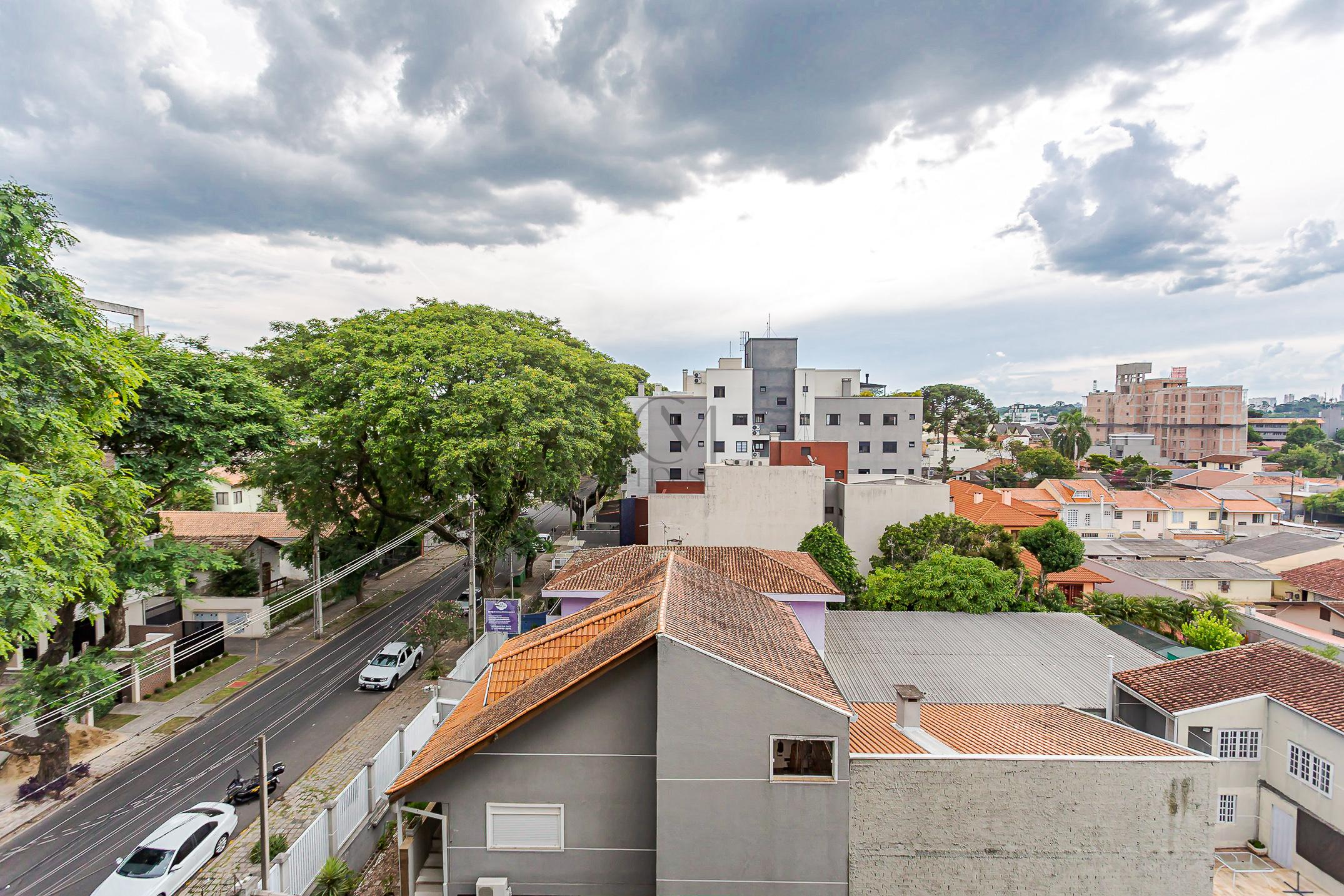 Apartamento completamente mobiliado com 2 quartos (1 su&iacute;te) e 2 vagas de garagem Rua Coronel Airton Plaisant Curitiba - 