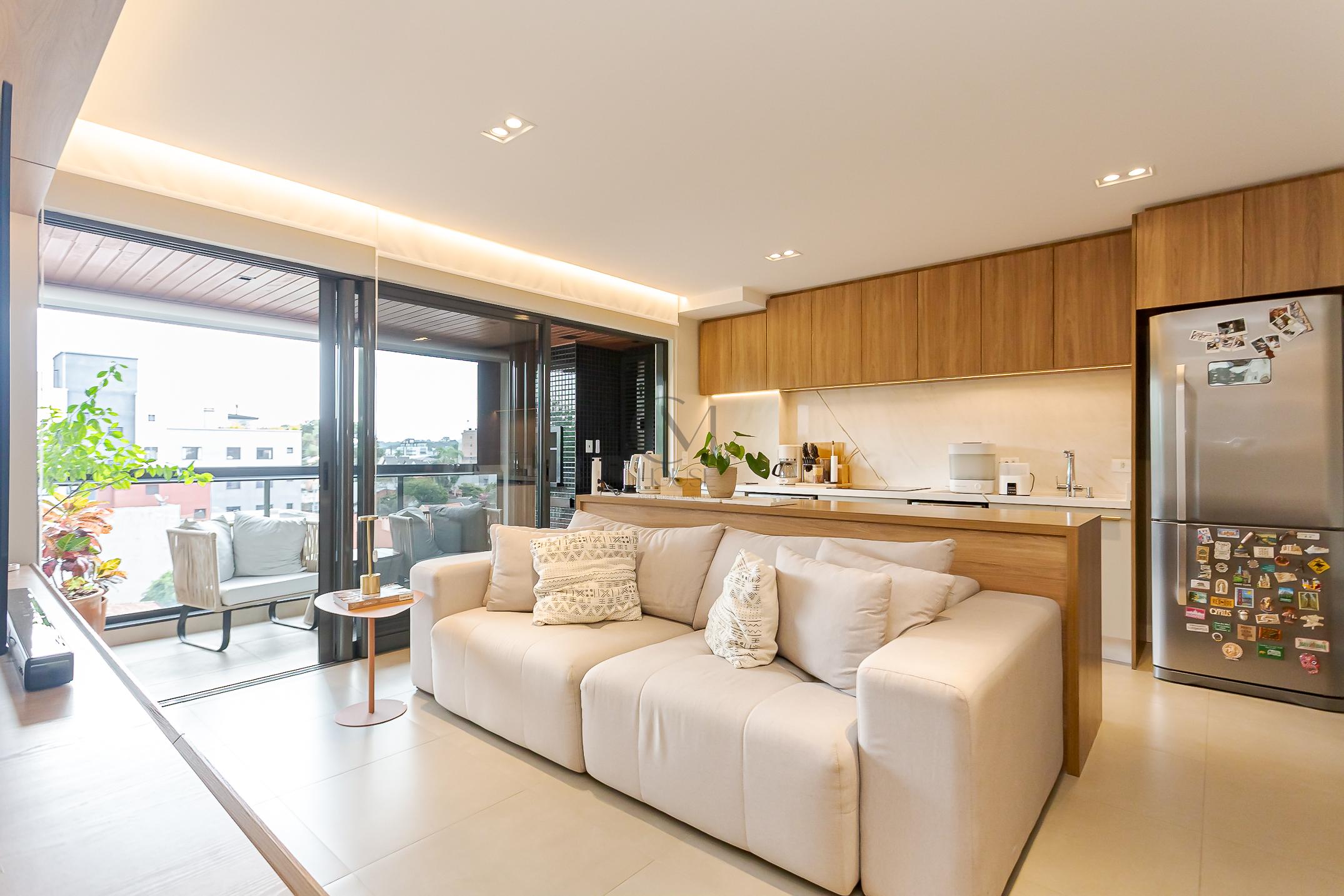 Apartamento completamente mobiliado com 2 quartos (1 su&iacute;te) e 2 vagas de garagem Rua Coronel Airton Plaisant Curitiba - 