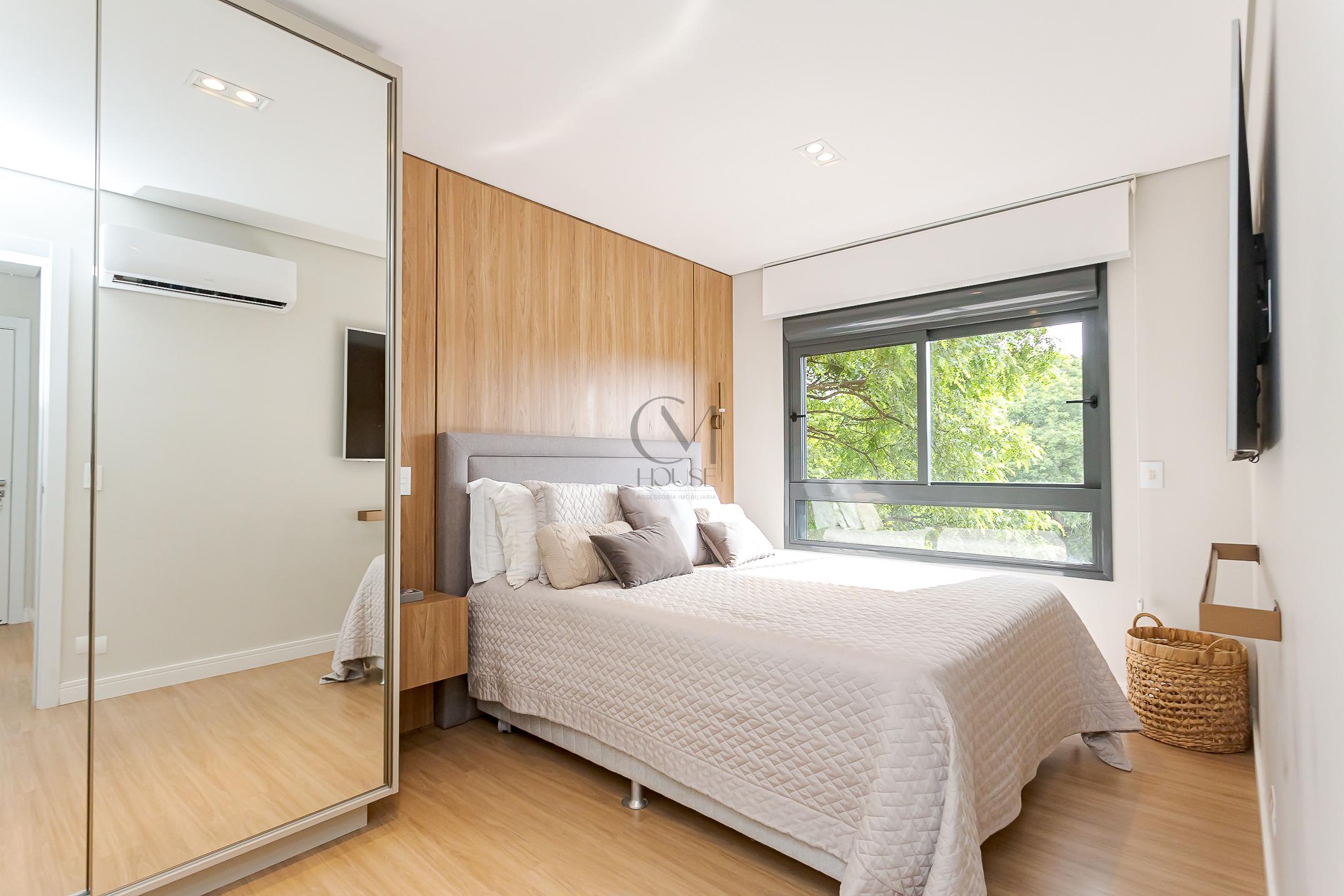 Apartamento completamente mobiliado com 2 quartos (1 su&iacute;te) e 2 vagas de garagem Rua Coronel Airton Plaisant Curitiba - 