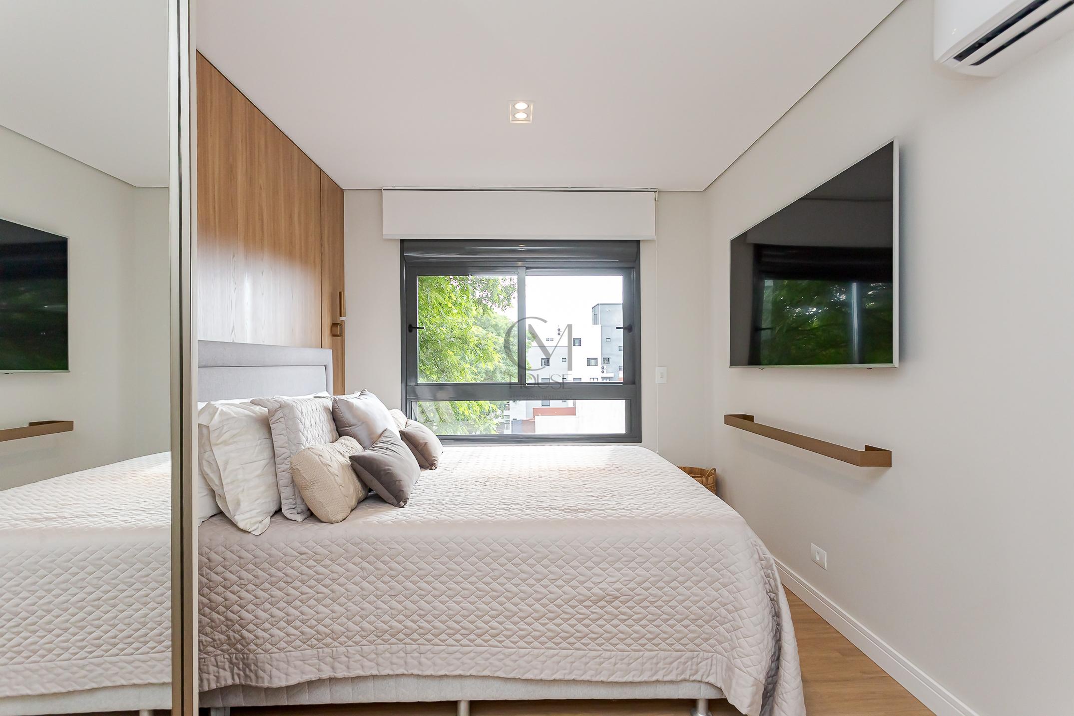 Apartamento completamente mobiliado com 2 quartos (1 su&iacute;te) e 2 vagas de garagem Rua Coronel Airton Plaisant Curitiba - 