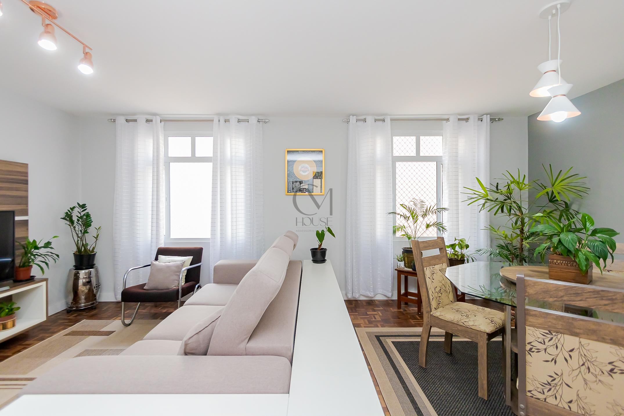 Apartamento 3 quartos com su&iacute;te reformado no &Aacute;gua Verde rua castro Curitiba - 