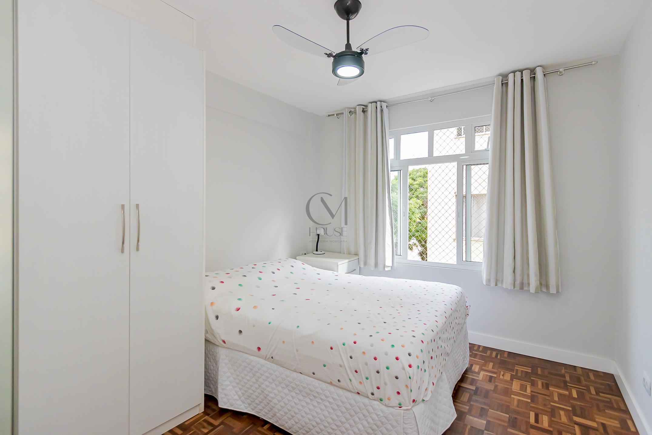 Apartamento 3 quartos com su&iacute;te reformado no &Aacute;gua Verde rua castro Curitiba - 