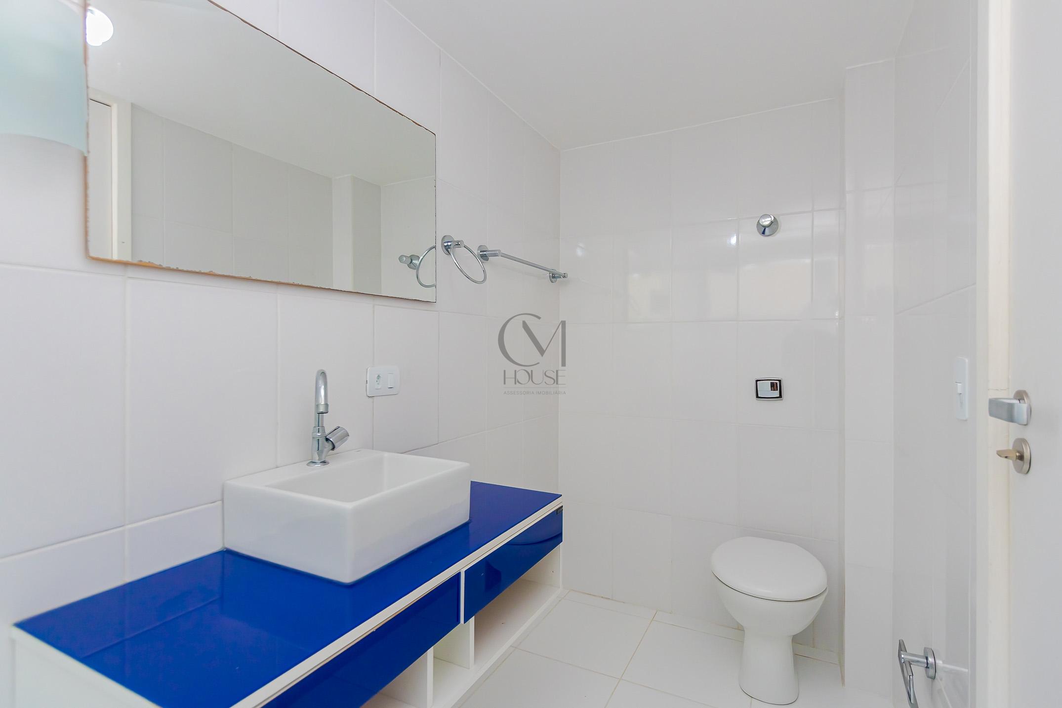 Apartamento 3 quartos com su&iacute;te reformado no &Aacute;gua Verde rua castro Curitiba - 