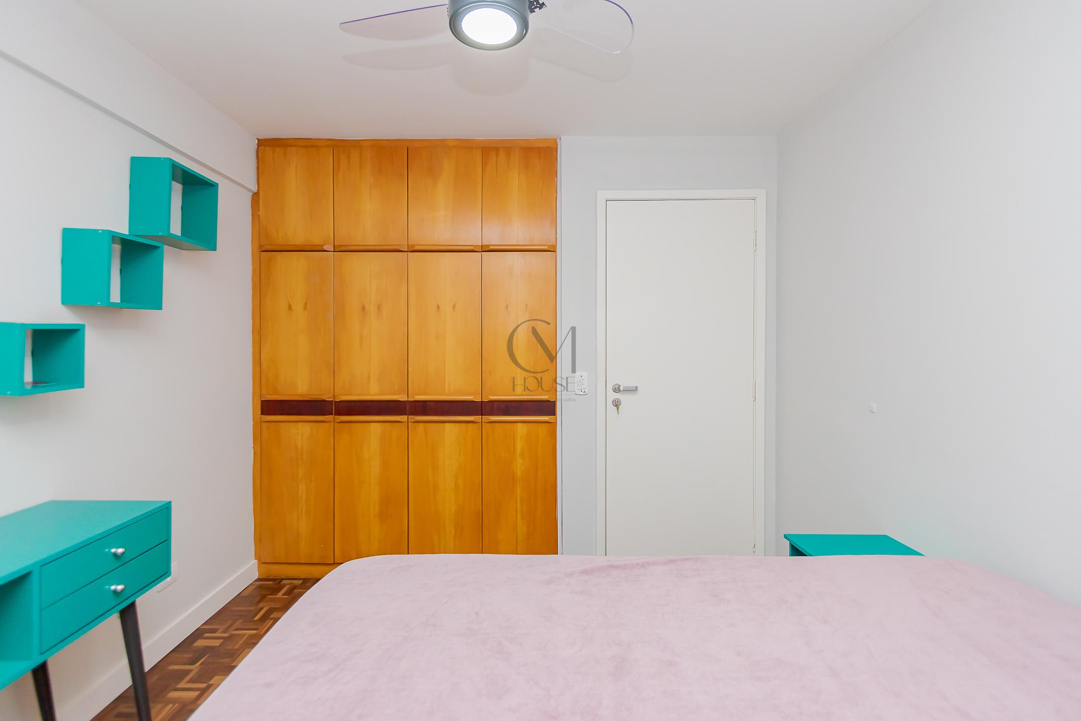 Apartamento 3 quartos com su&iacute;te reformado no &Aacute;gua Verde rua castro Curitiba - 
