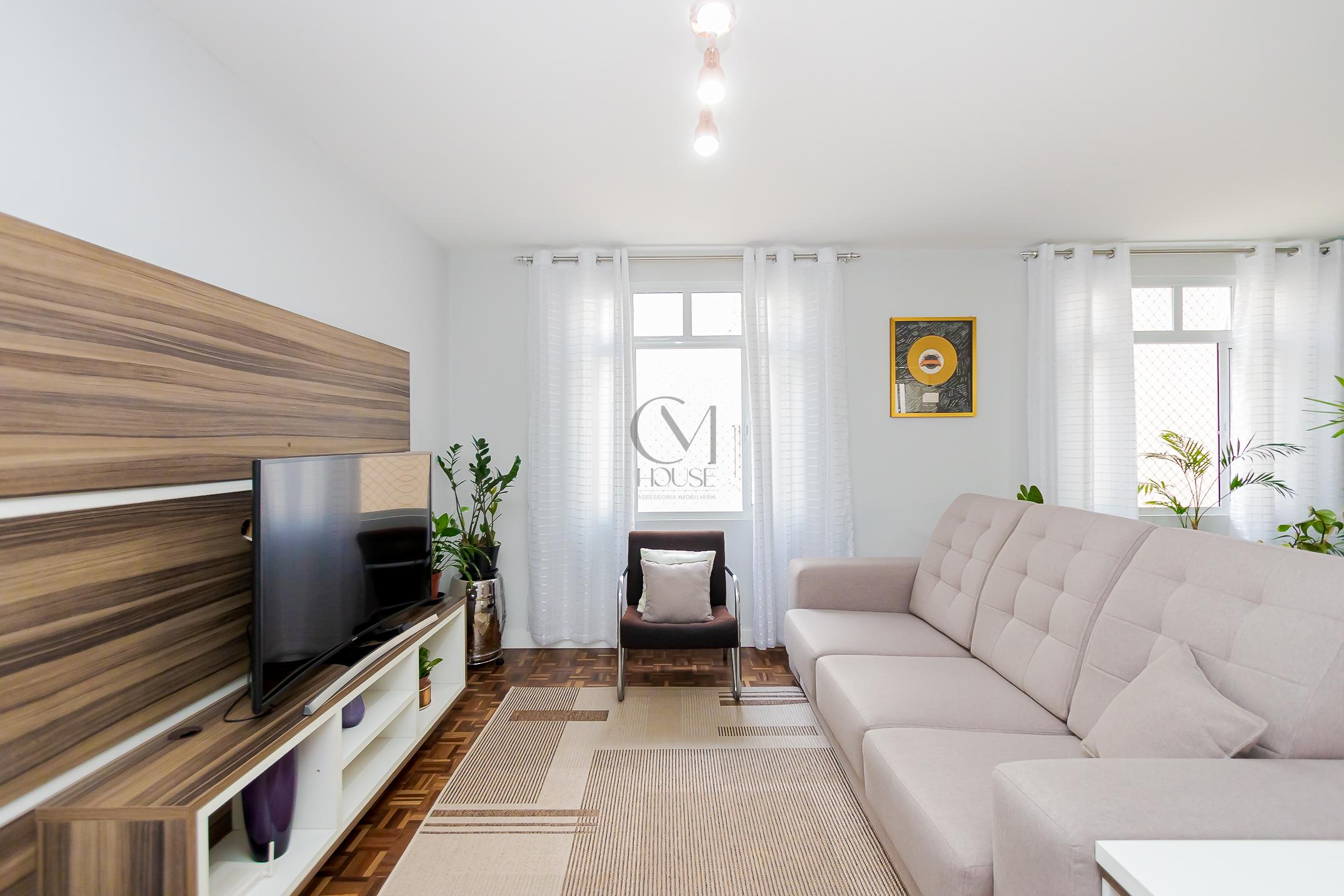 Apartamento 3 quartos com su&iacute;te reformado no &Aacute;gua Verde rua castro Curitiba - 