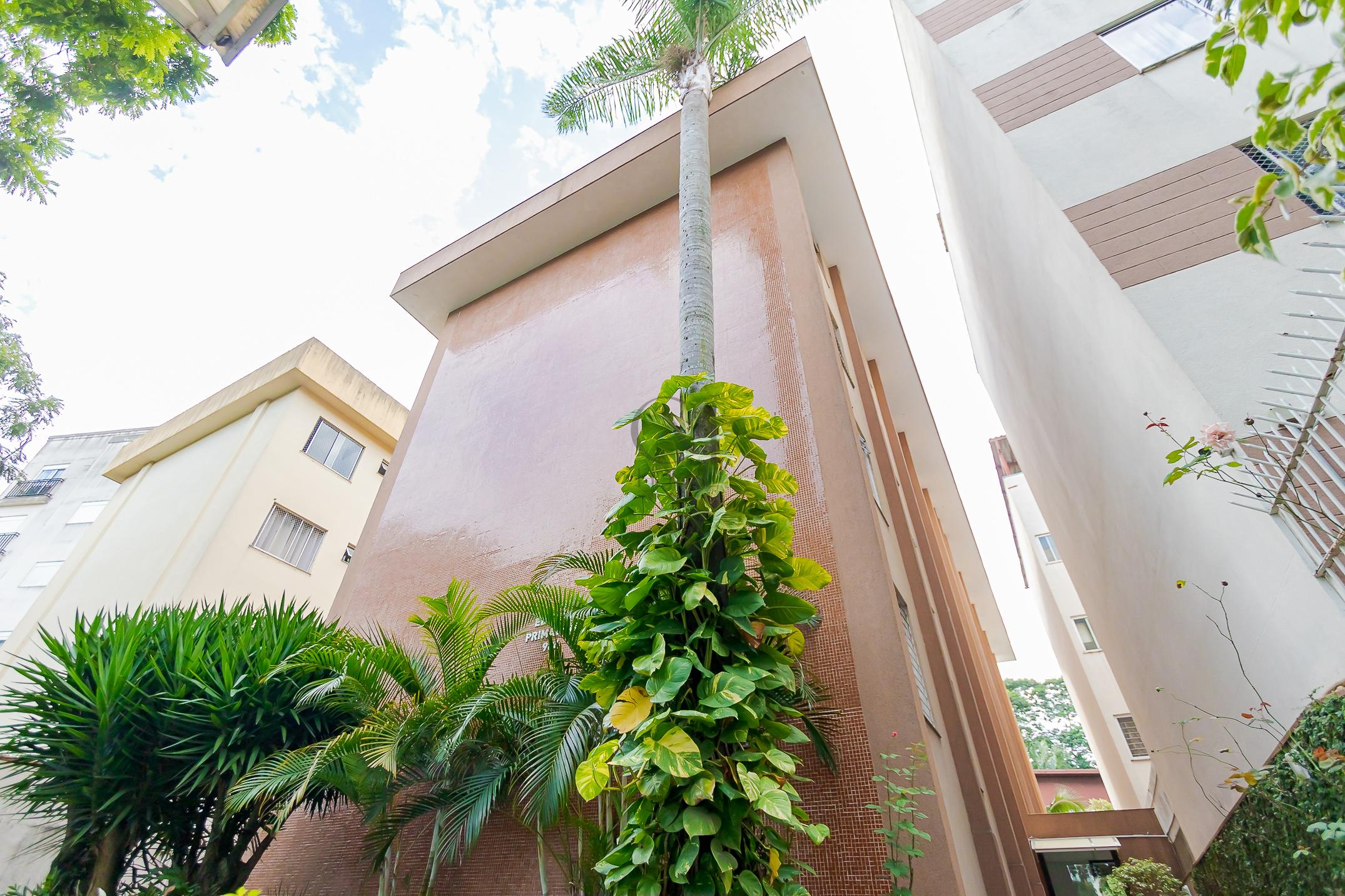 Apartamento 3 quartos com su&iacute;te reformado no &Aacute;gua Verde rua castro Curitiba - 