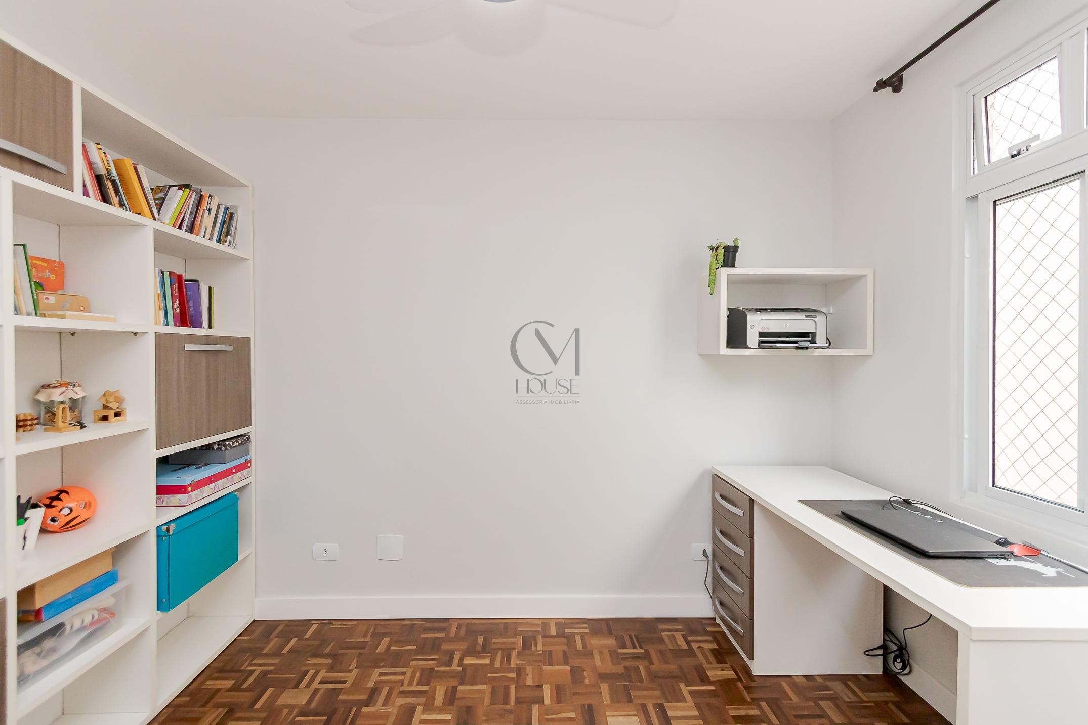 Apartamento 3 quartos com su&iacute;te reformado no &Aacute;gua Verde rua castro Curitiba - 