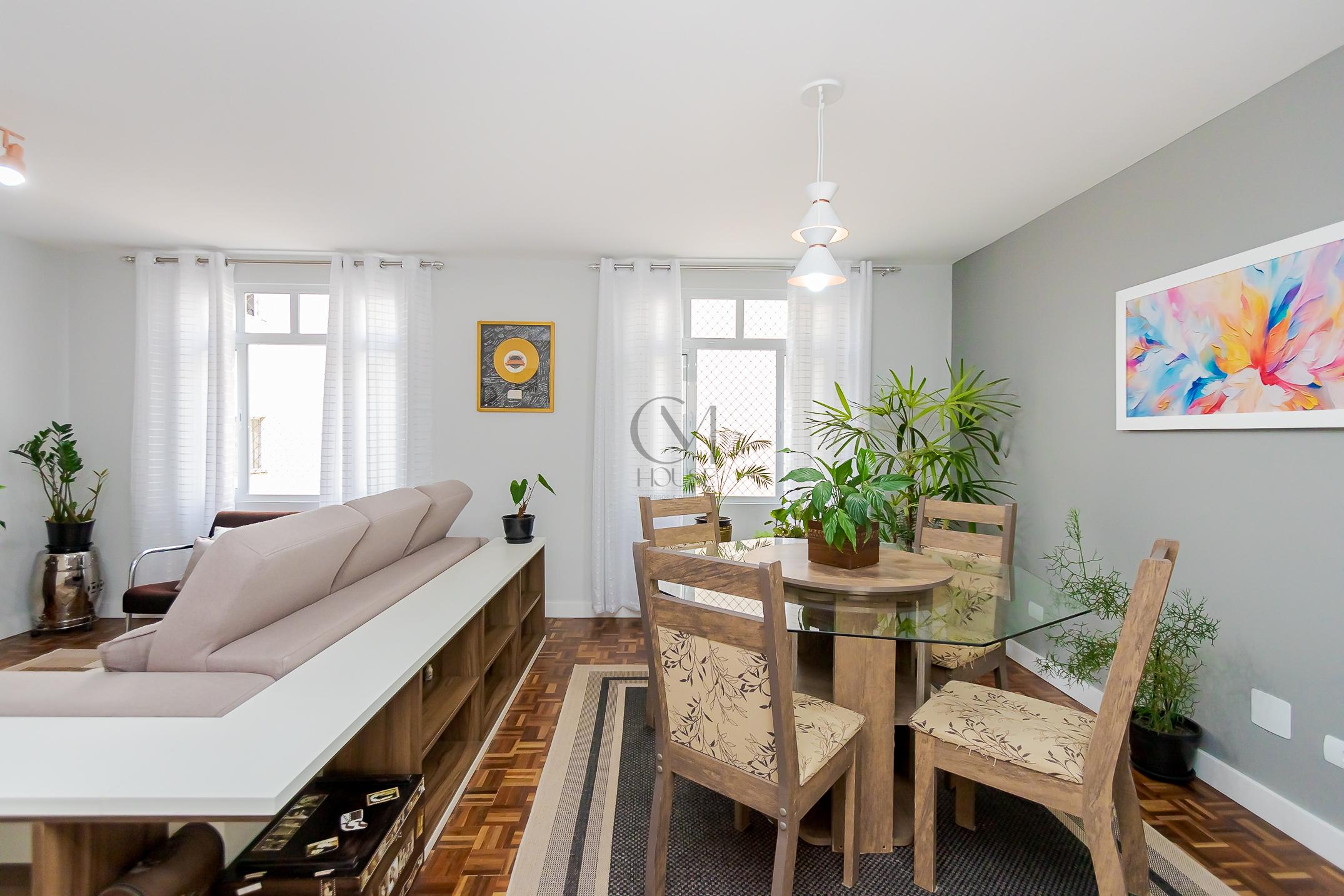 Apartamento 3 quartos com su&iacute;te reformado no &Aacute;gua Verde rua castro Curitiba - 