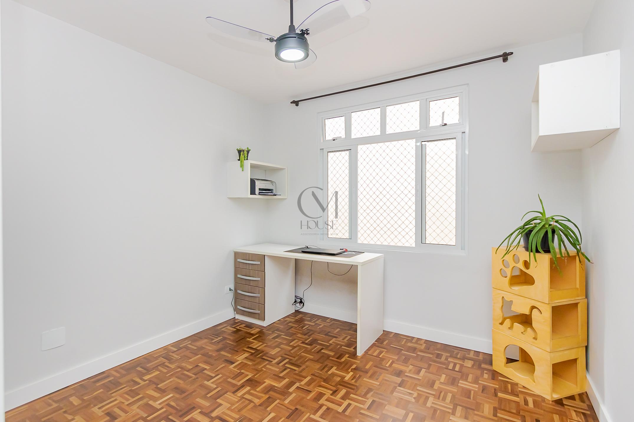 Apartamento 3 quartos com su&iacute;te reformado no &Aacute;gua Verde rua castro Curitiba - 