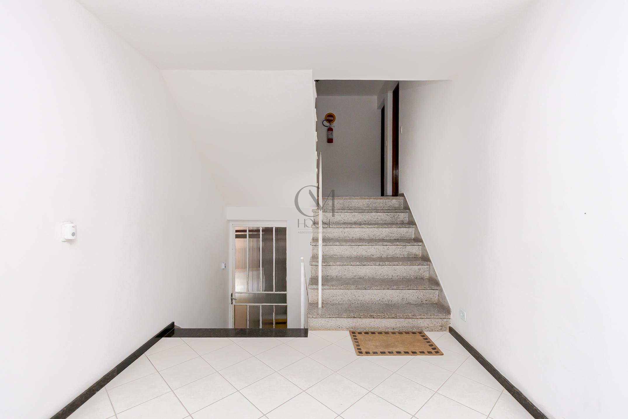 Apartamento 3 quartos com su&iacute;te reformado no &Aacute;gua Verde rua castro Curitiba - 