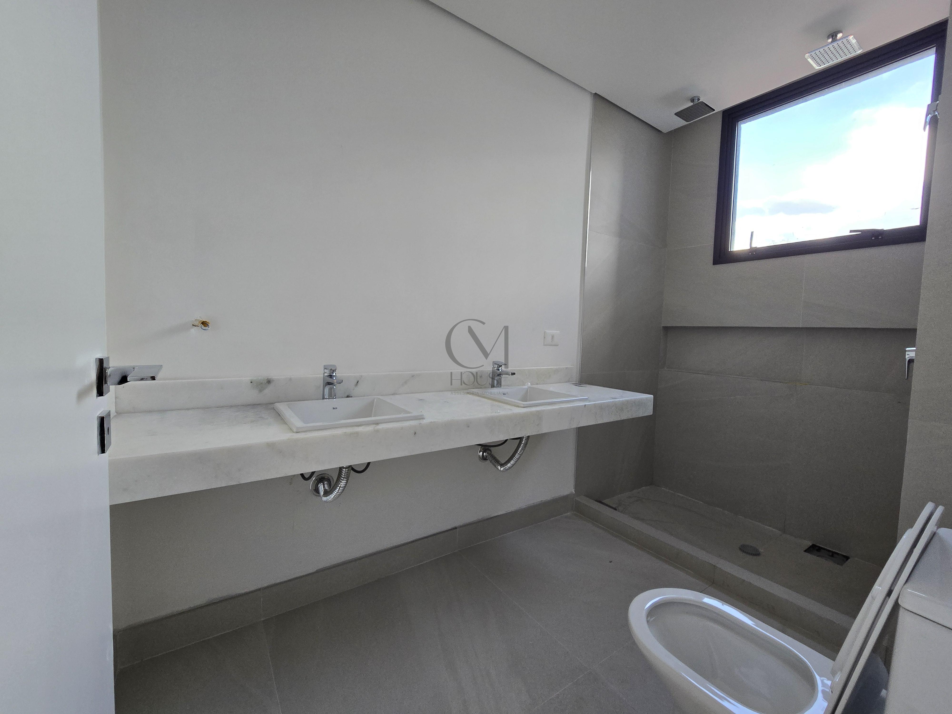 Apartamento com 3 su&iacute;tes novo com vista livre Rua Herculano Carlos Franco de Souza Curitiba - 