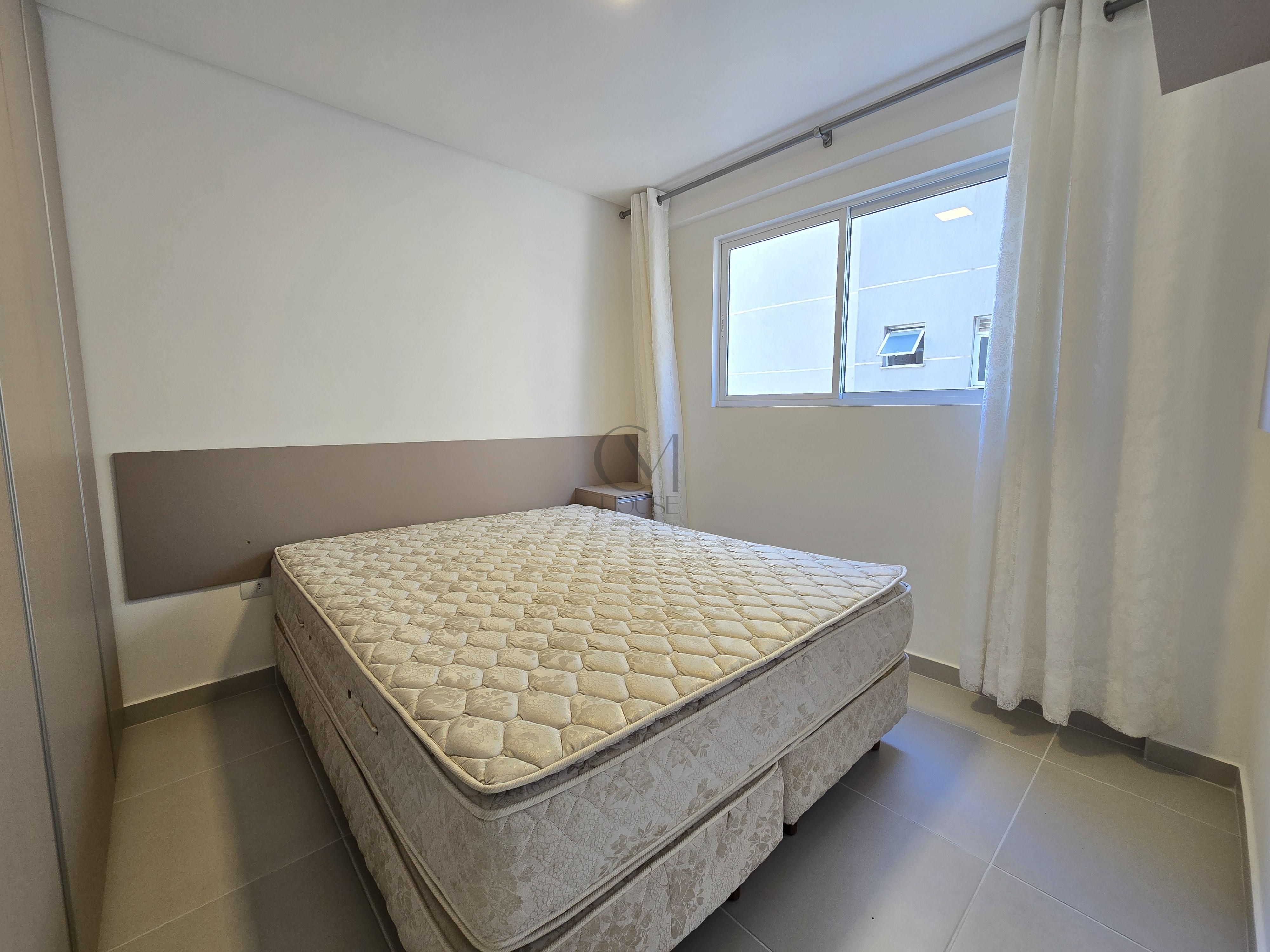 Apartamento novo e mobiliado com 1 quarto a 100m da Av Rep&uacute;blica Argentina Rua João Geara Curitiba - 