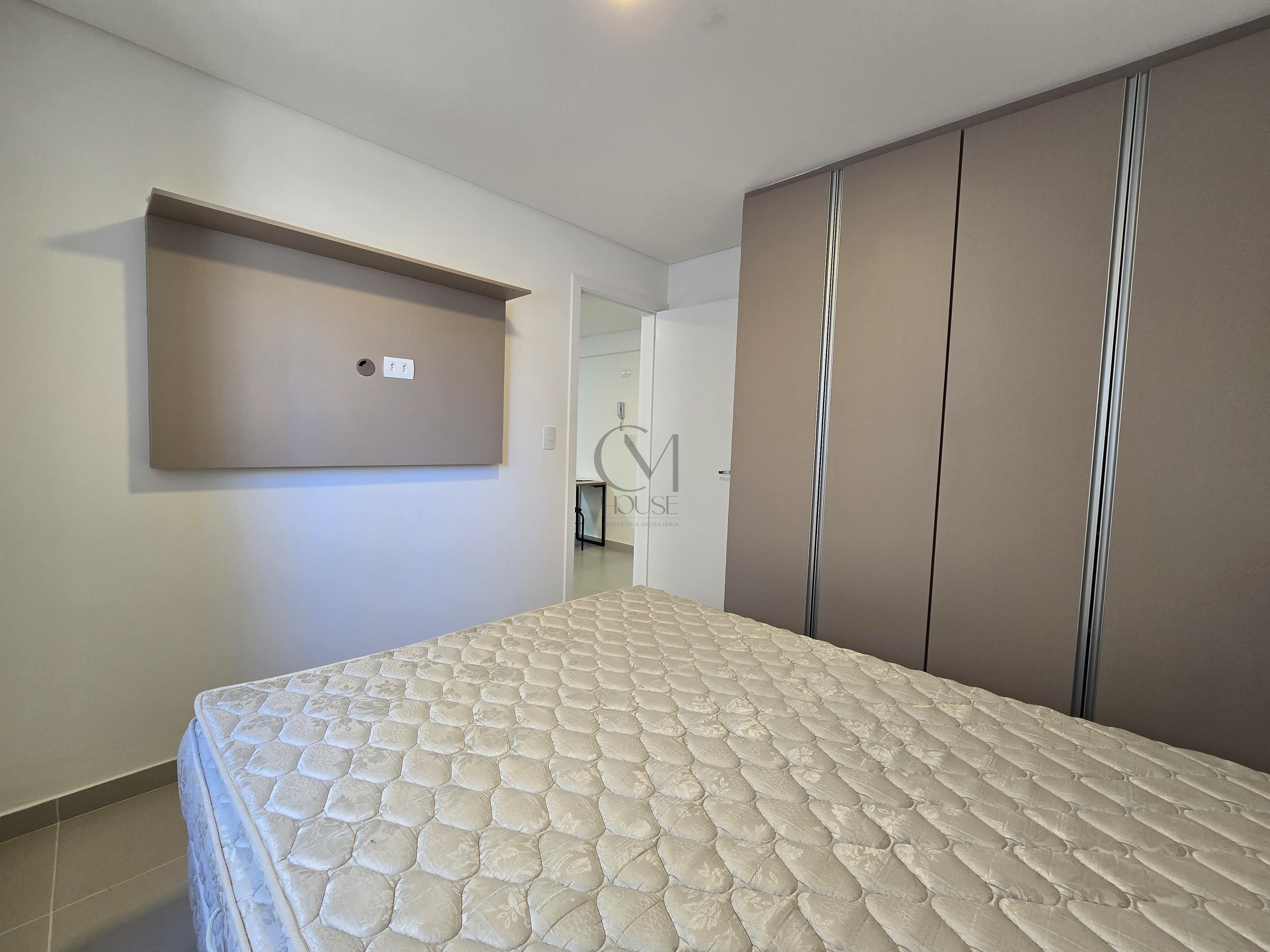 Apartamento novo e mobiliado com 1 quarto a 100m da Av Rep&uacute;blica Argentina Rua João Geara Curitiba - 