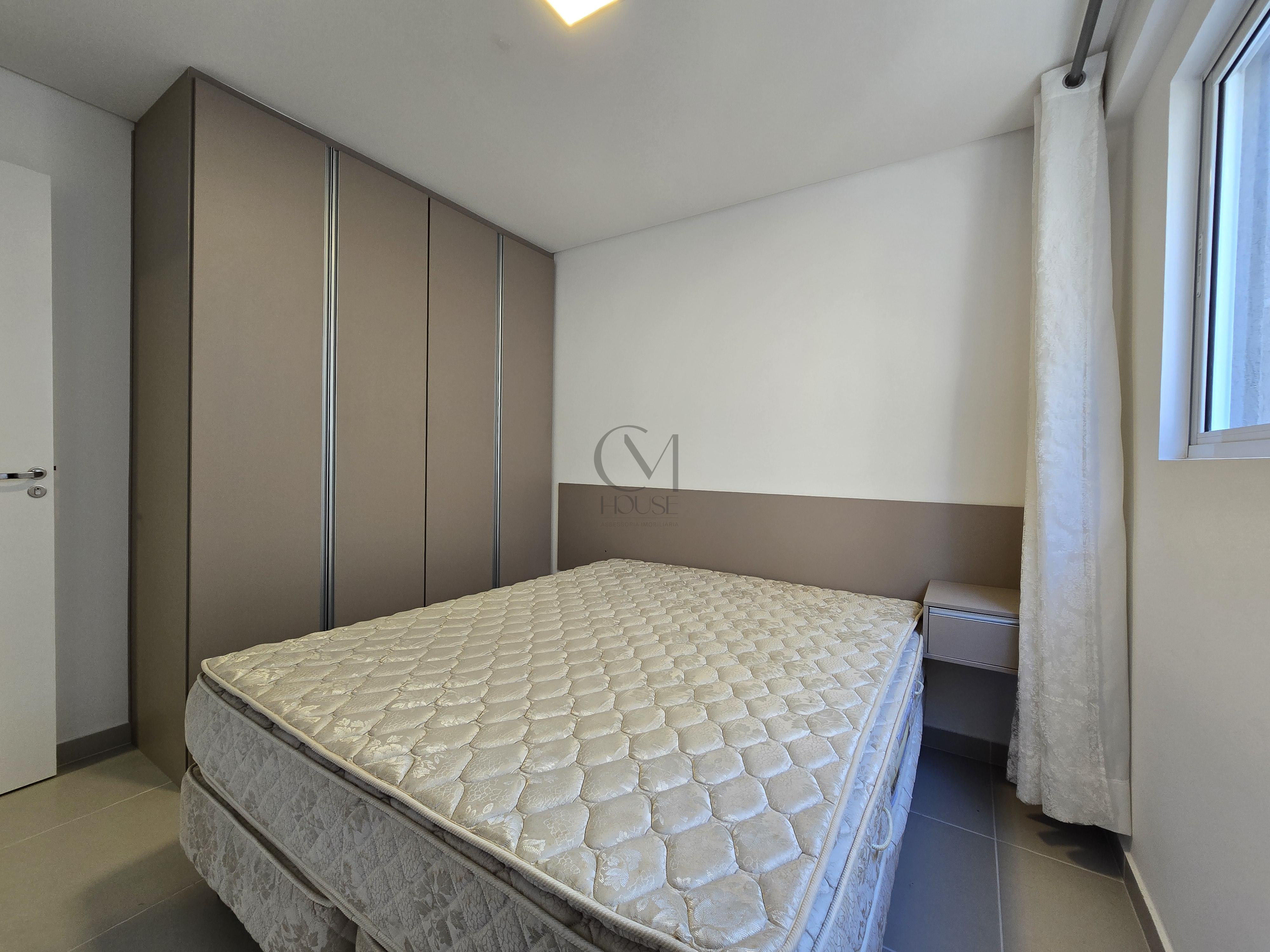 Apartamento novo e mobiliado com 1 quarto a 100m da Av Rep&uacute;blica Argentina Rua João Geara Curitiba - 