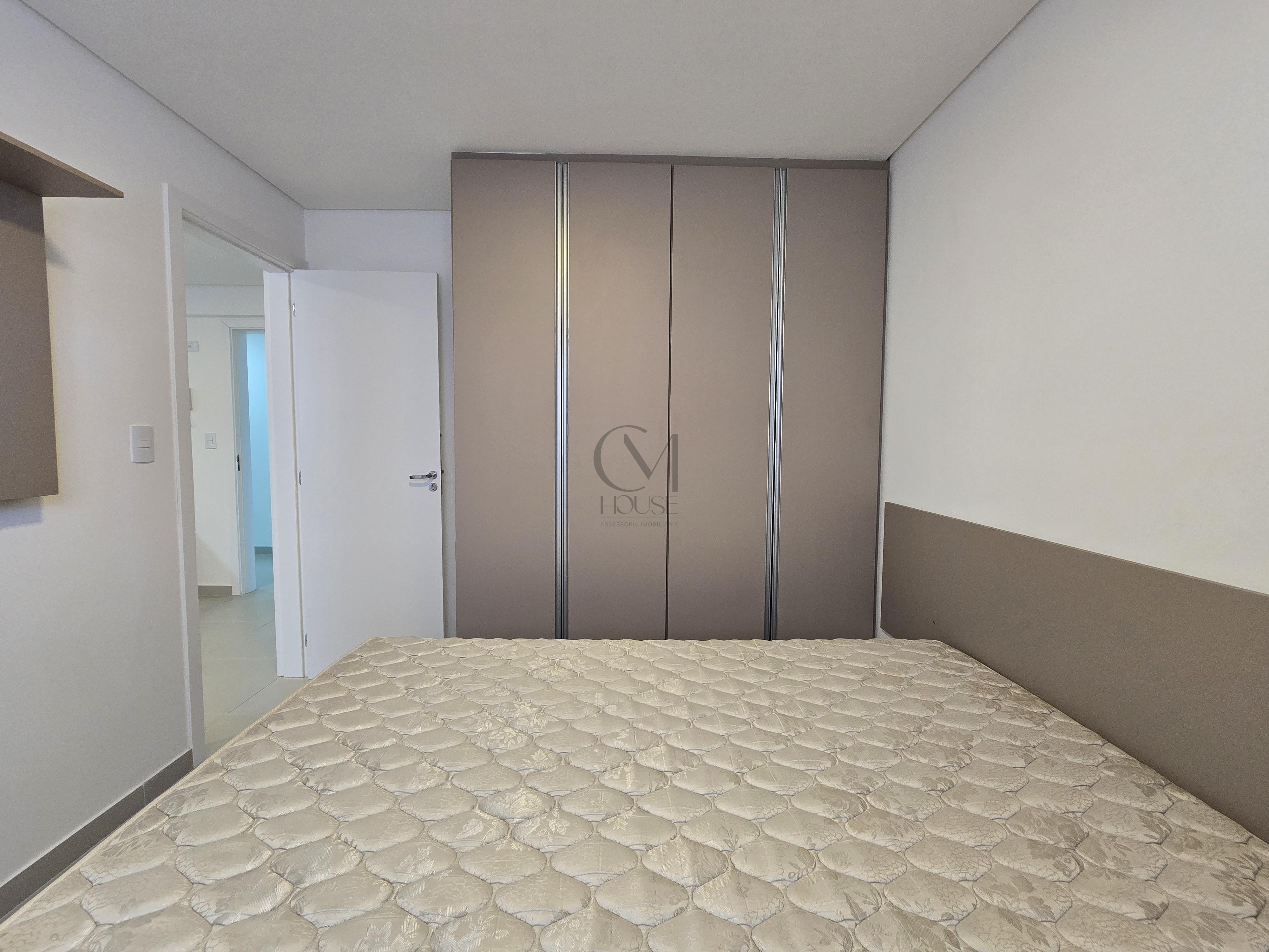 Apartamento novo e mobiliado com 1 quarto a 100m da Av Rep&uacute;blica Argentina Rua João Geara Curitiba - 