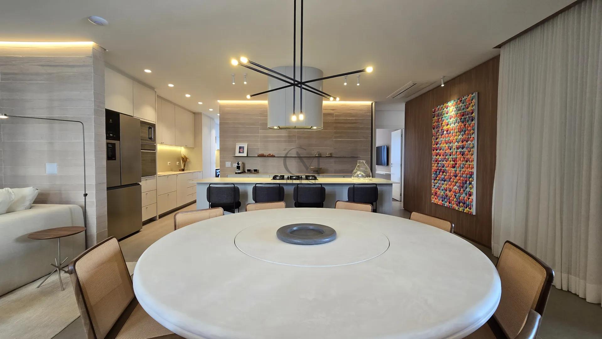 Apartamento 3 su&iacute;tes decorado e mobiliado no Cabral Rua Belém Curitiba - 