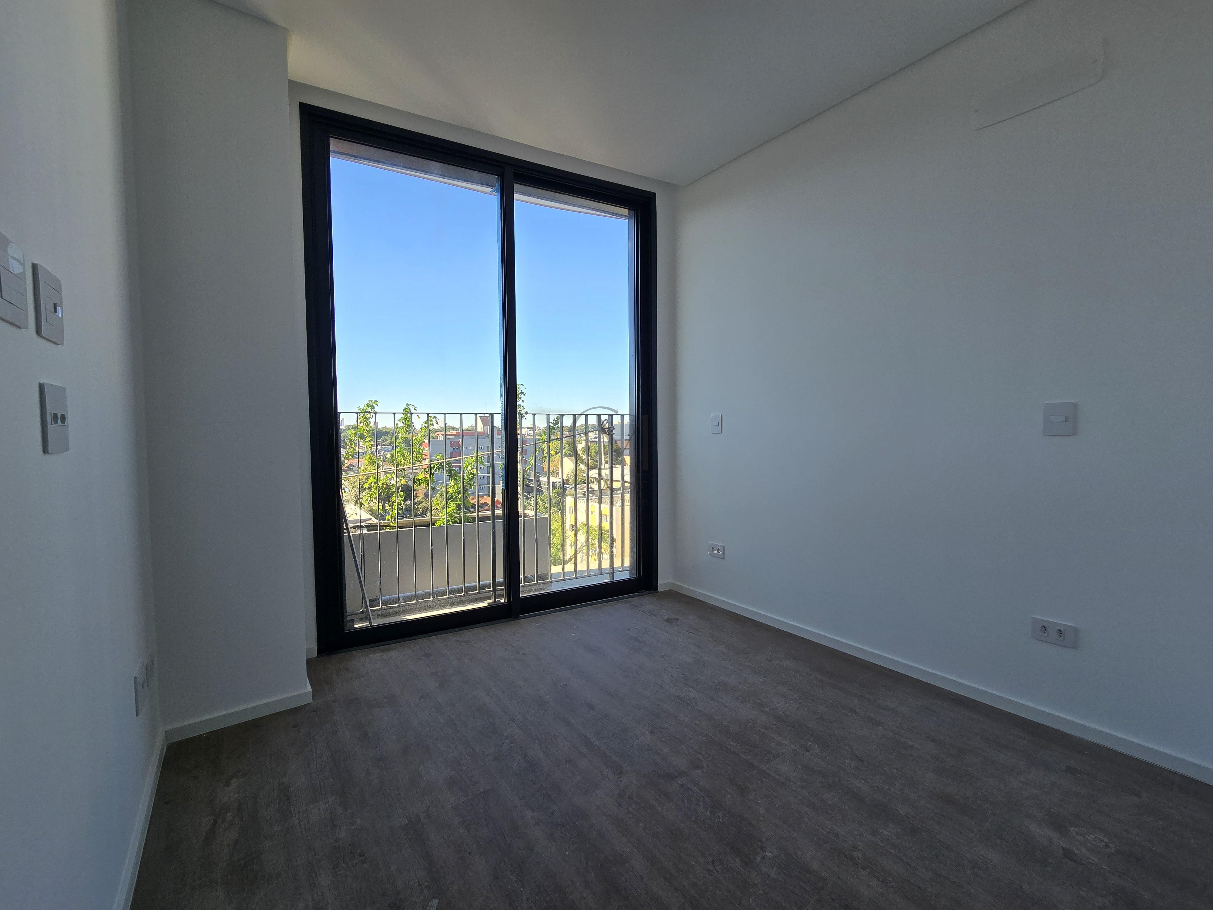 Bel&iacute;ssimo apartamento novo com 3 su&iacute;tes e vista livre Rua Professor Assis Gonçalves Curitiba - 