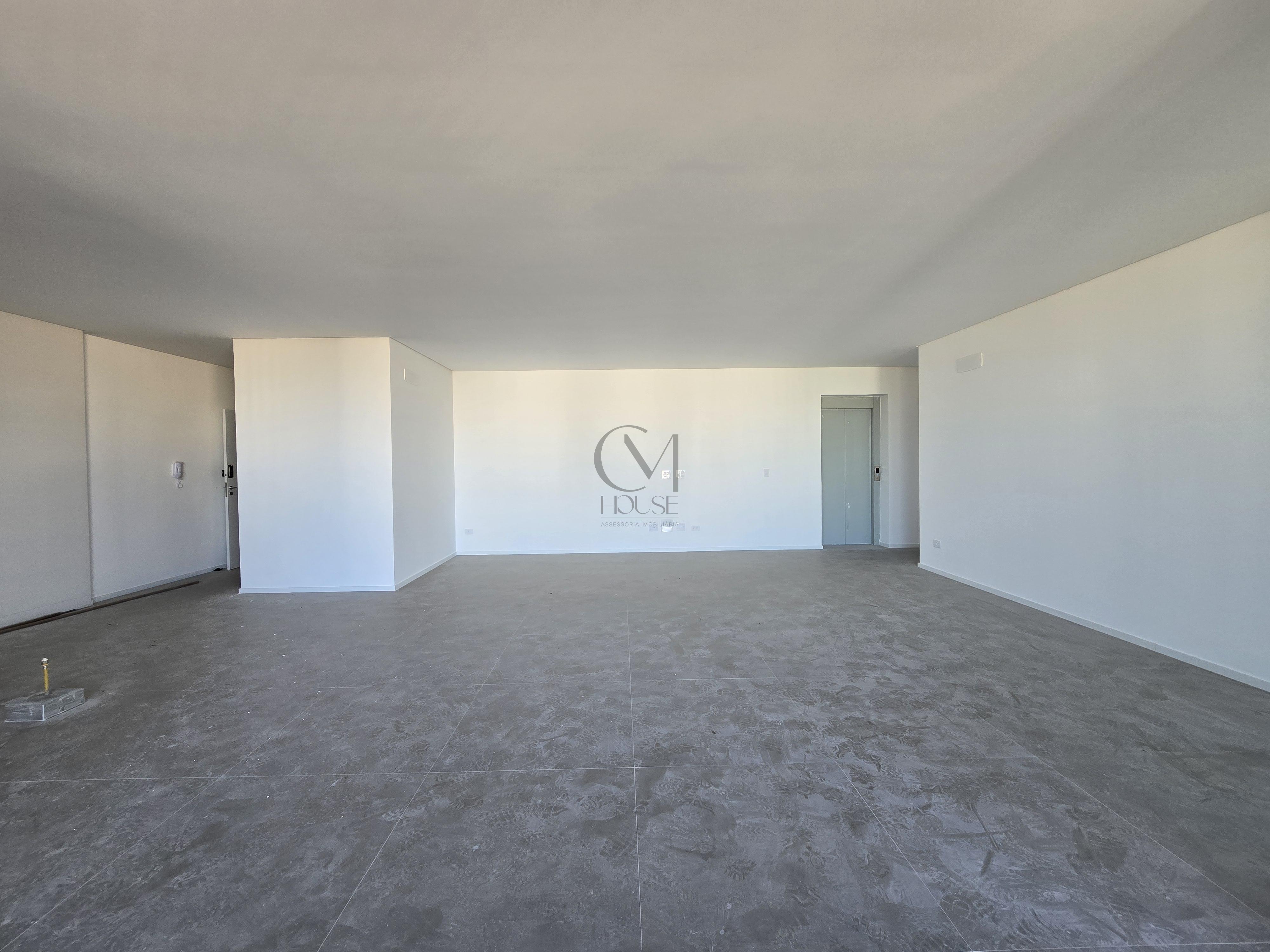 Bel&iacute;ssimo apartamento novo com 3 su&iacute;tes e vista livre Rua Professor Assis Gonçalves Curitiba - 