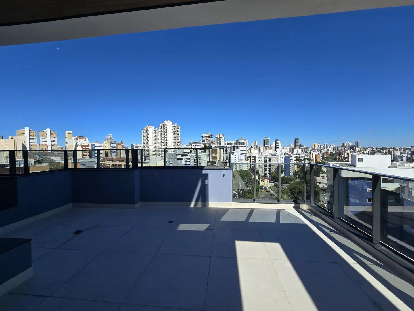 Cobertura com 3 su&iacute;tes vista livre e &oacute;tima incid&ecirc;ncia solar Rua Herculano Carlos Franco de Souza Curitiba - 
