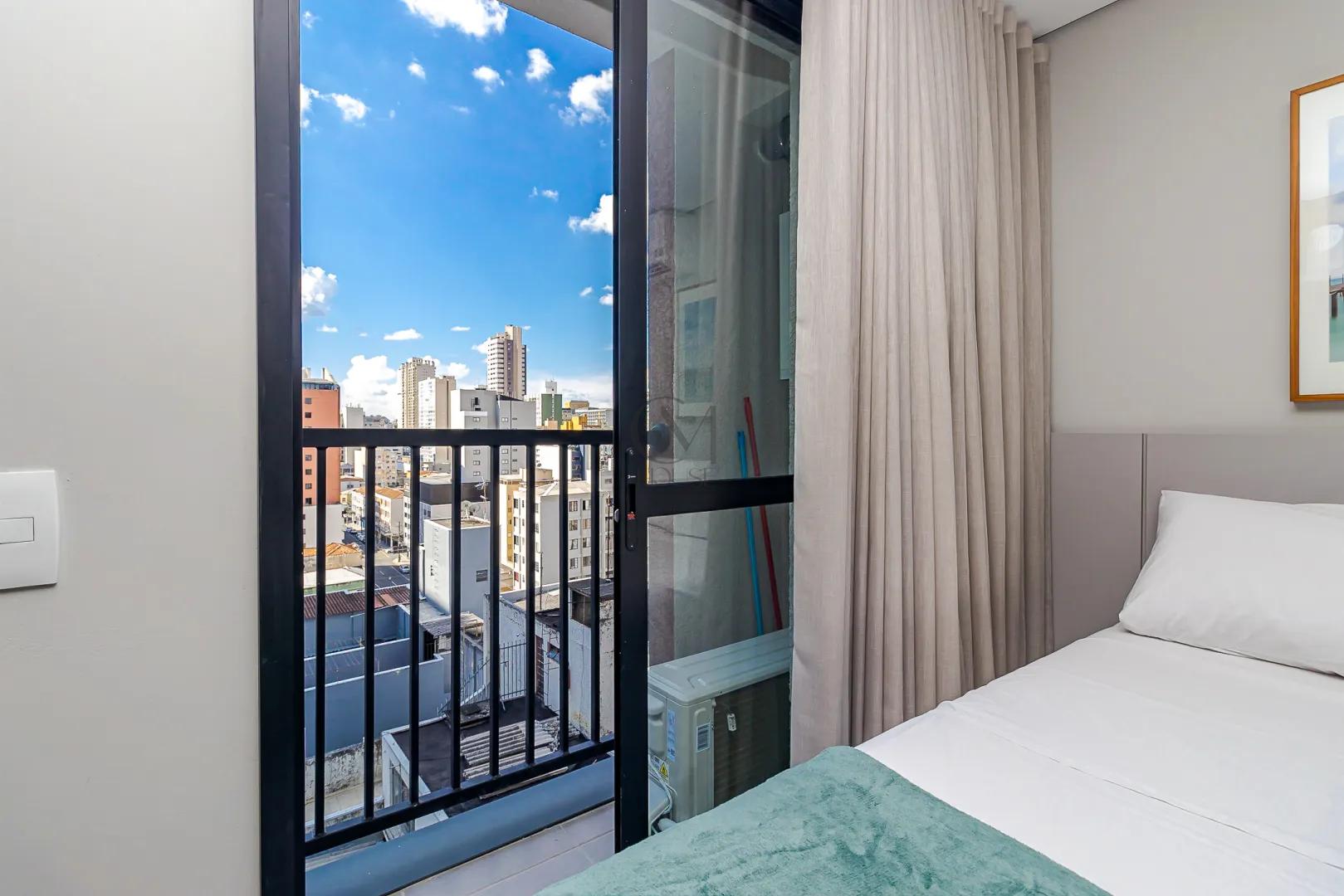 Studio completo no Centro de Curitiba com sacada Rua Tibagi Curitiba - 