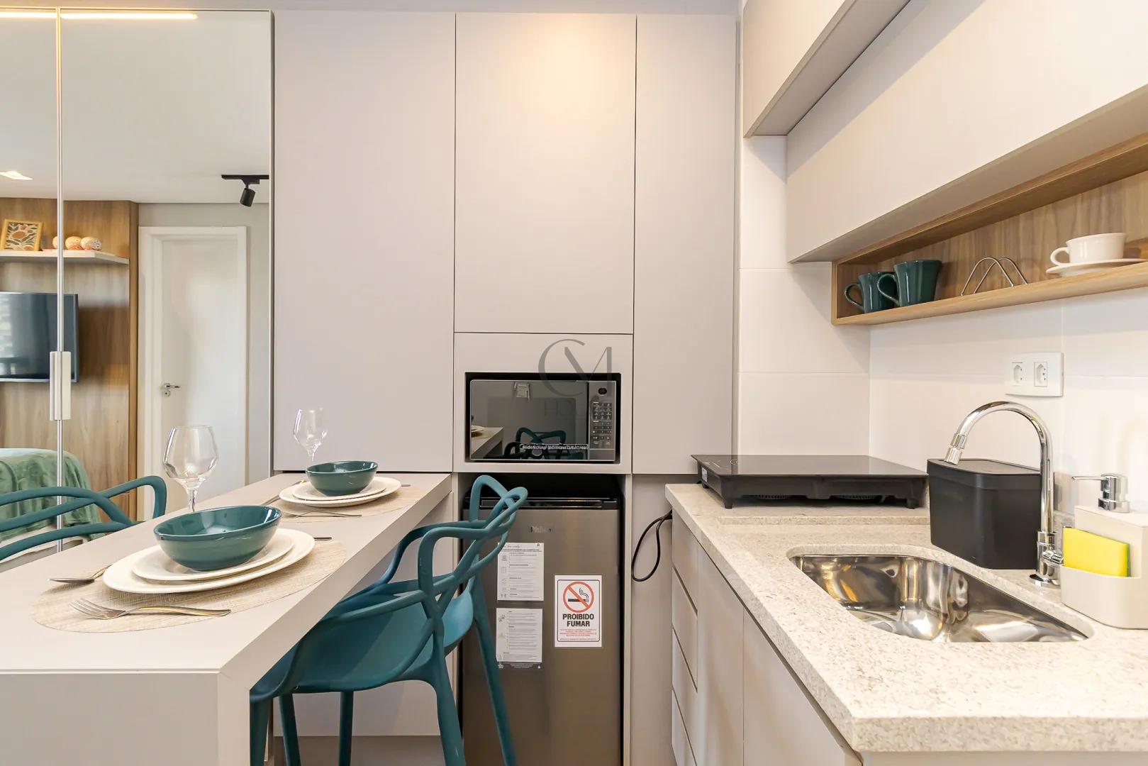 Studio completo no Centro de Curitiba com sacada Rua Tibagi Curitiba - 