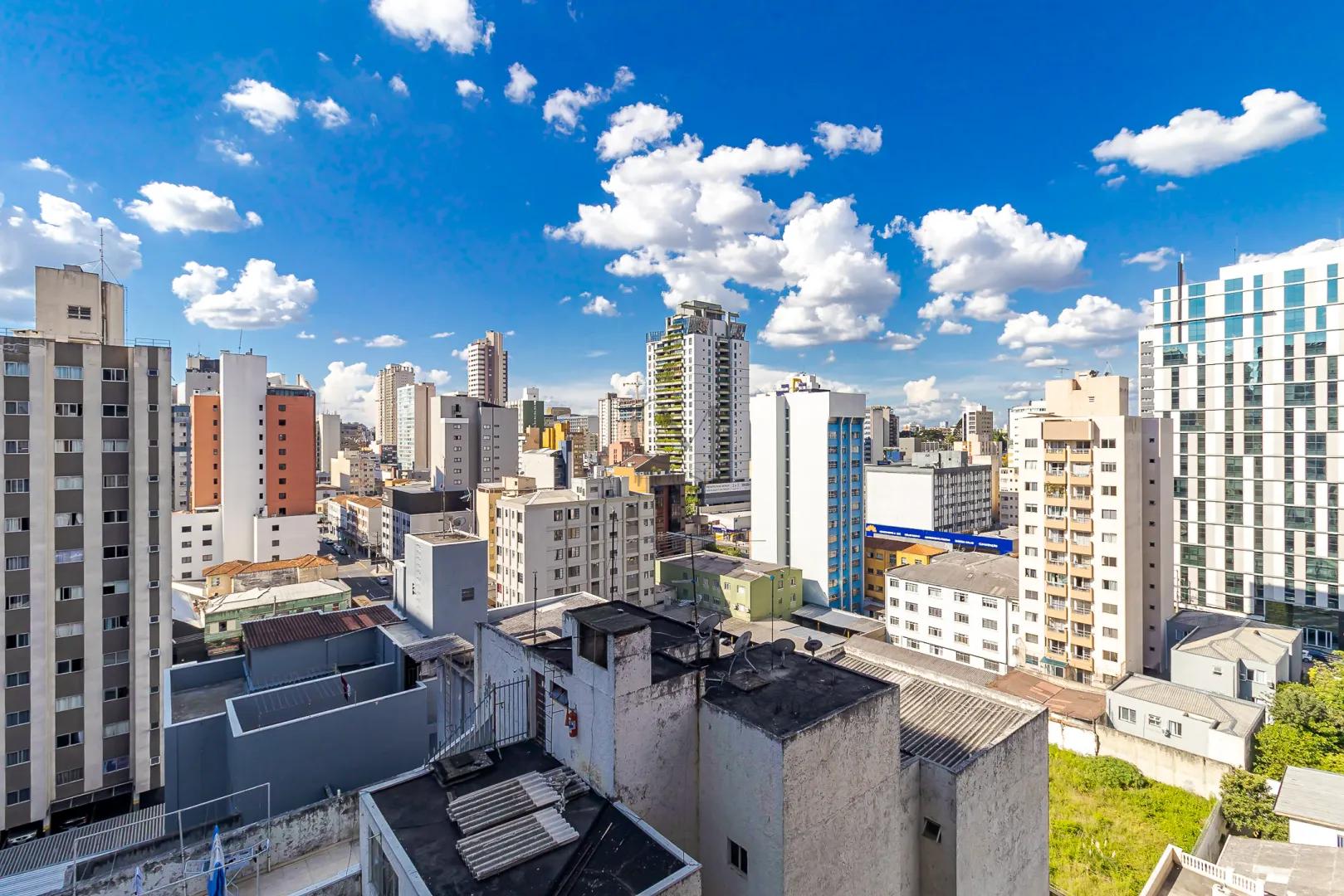 Studio completo no Centro de Curitiba com sacada Rua Tibagi Curitiba - 