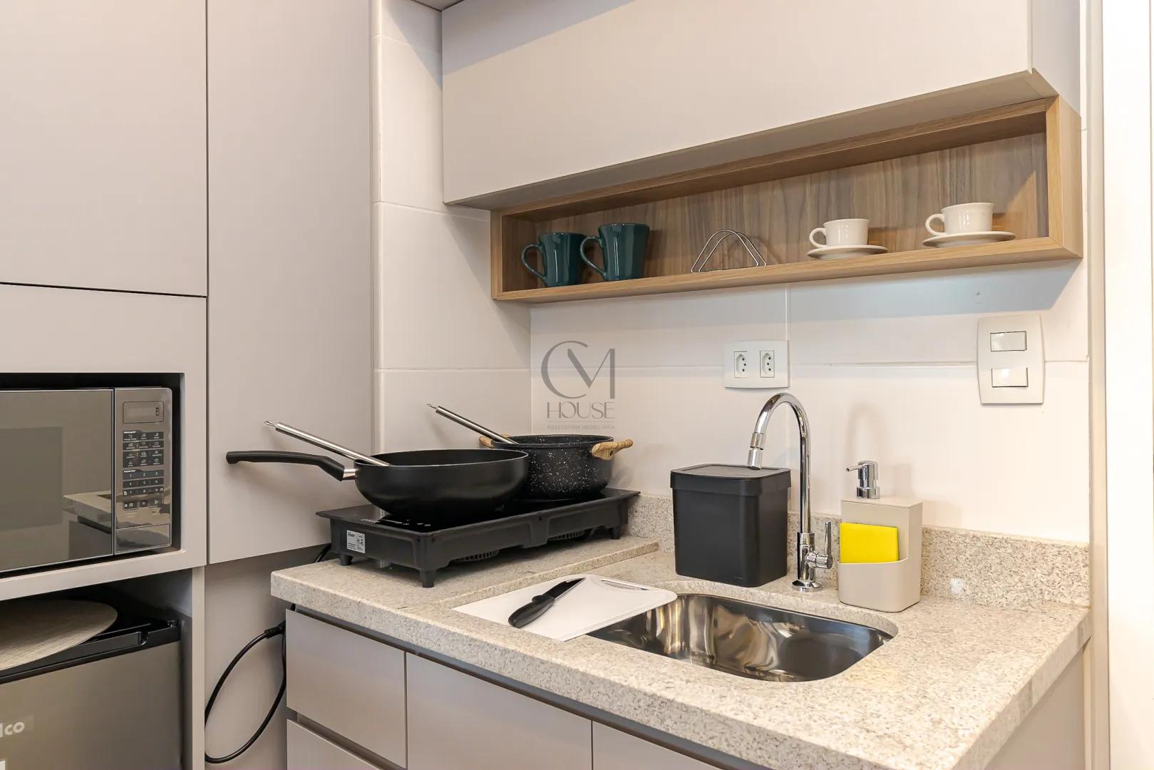 Studio completo no Centro de Curitiba com sacada Rua Tibagi Curitiba - 