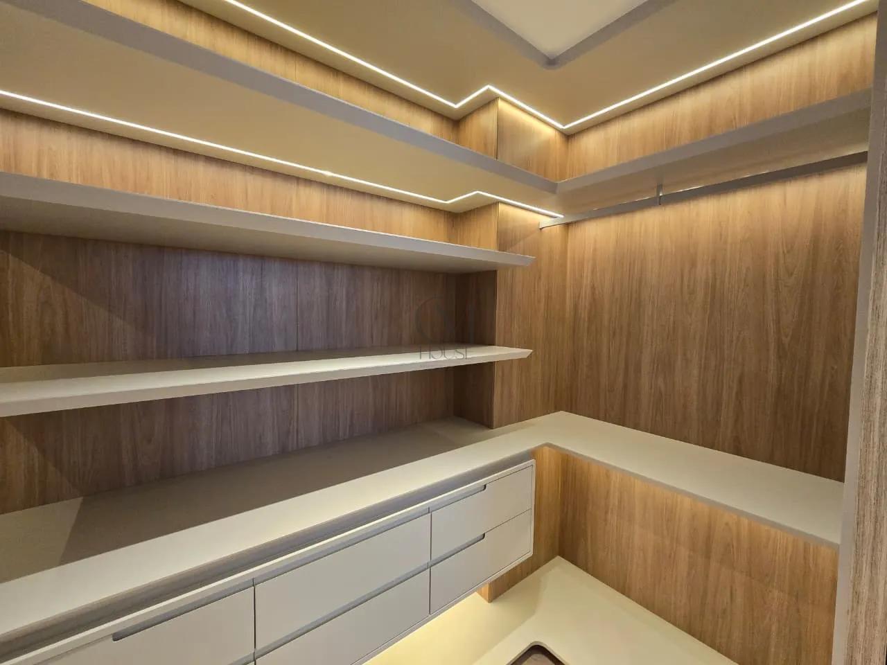 3 su&iacute;tes mobiliado e decorado no Batel  Curitiba - 
