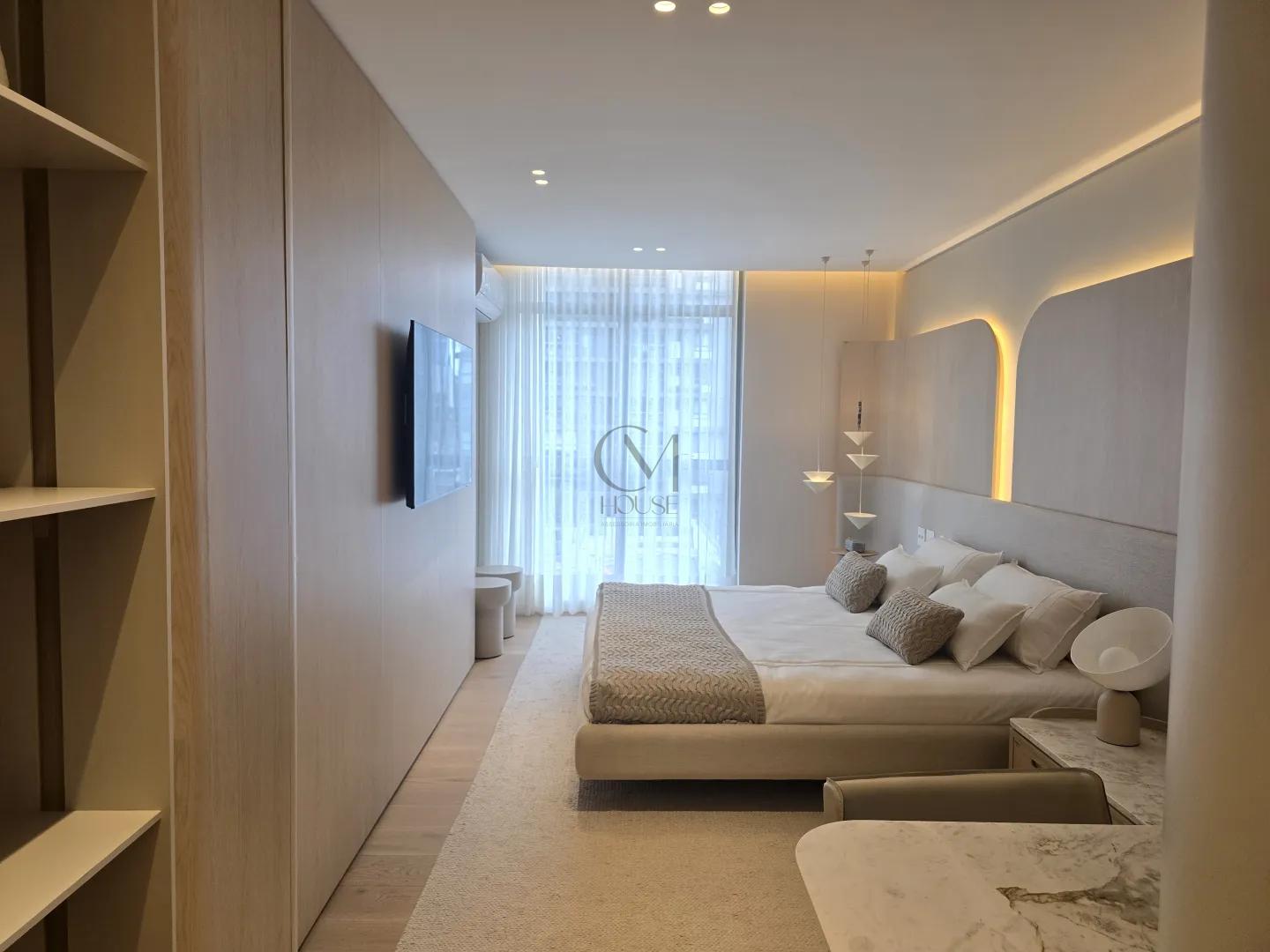 Apartamento impec&aacute;vel mobiliado e decorado no Batel Rua Teixeira Coelho Curitiba - 