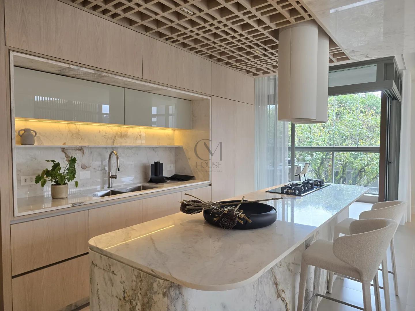 Apartamento impec&aacute;vel mobiliado e decorado no Batel Rua Teixeira Coelho Curitiba - 