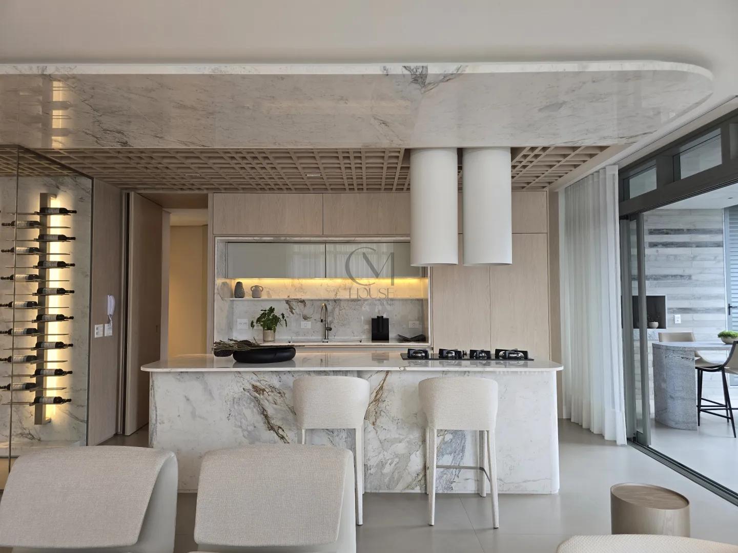 Apartamento impec&aacute;vel mobiliado e decorado no Batel Rua Teixeira Coelho Curitiba - 