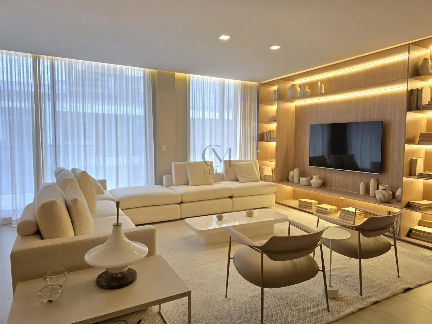 Apartamento 3 su&iacute;tes decorado e mobiliado em frente ao Parque Barigui  Curitiba - 
