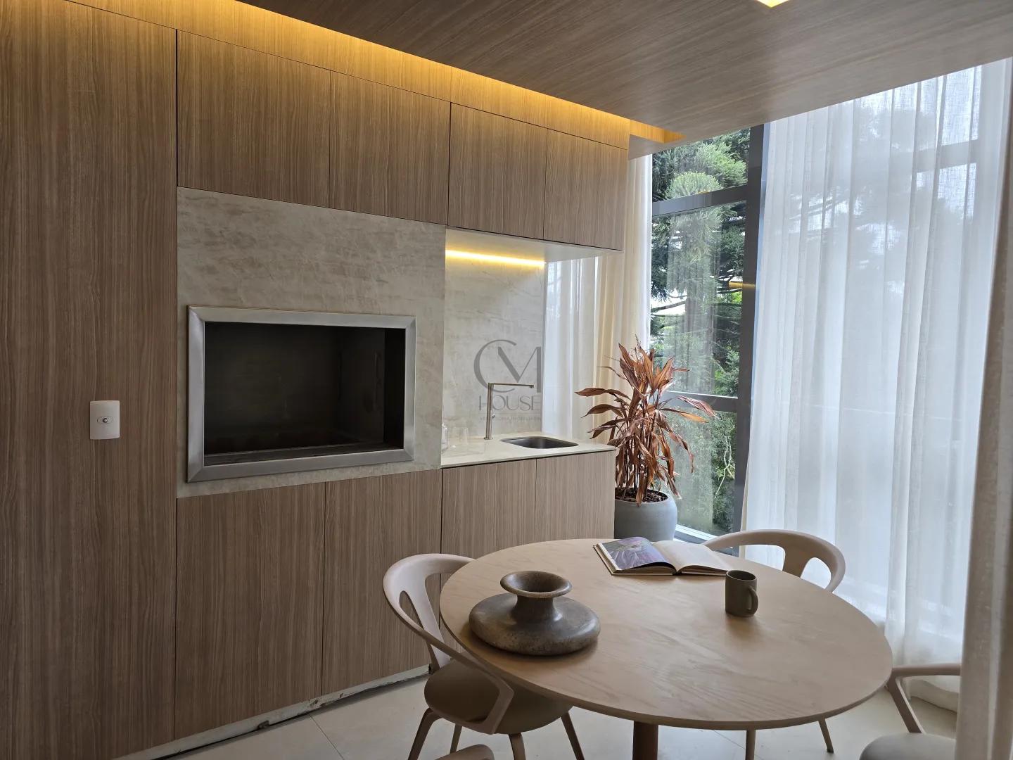 Apartamento 3 su&iacute;tes decorado e mobiliado em frente ao Parque Barigui  Curitiba - 