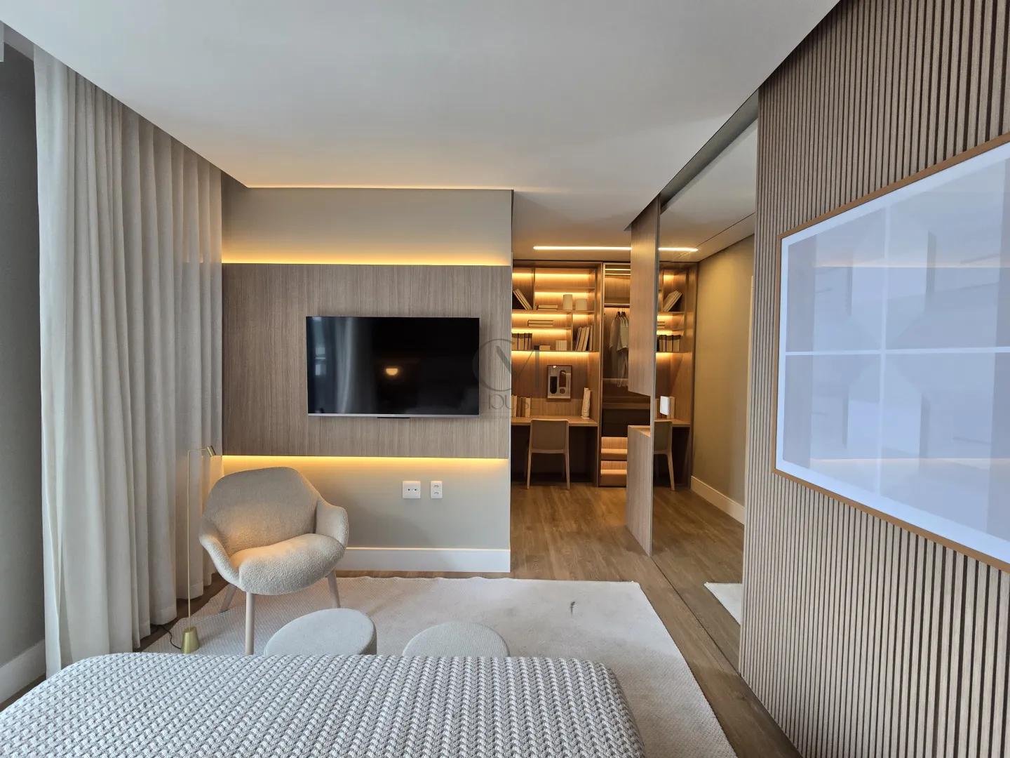 Apartamento 3 su&iacute;tes decorado e mobiliado em frente ao Parque Barigui  Curitiba - 