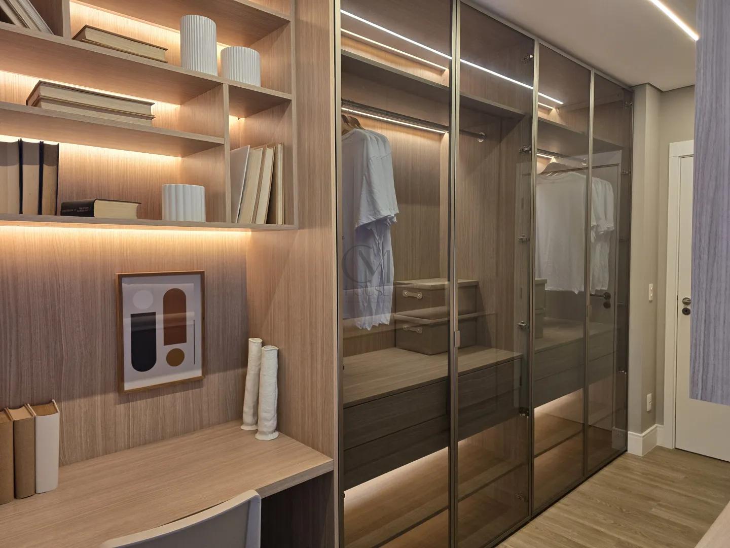 Apartamento 3 su&iacute;tes decorado e mobiliado em frente ao Parque Barigui  Curitiba - 