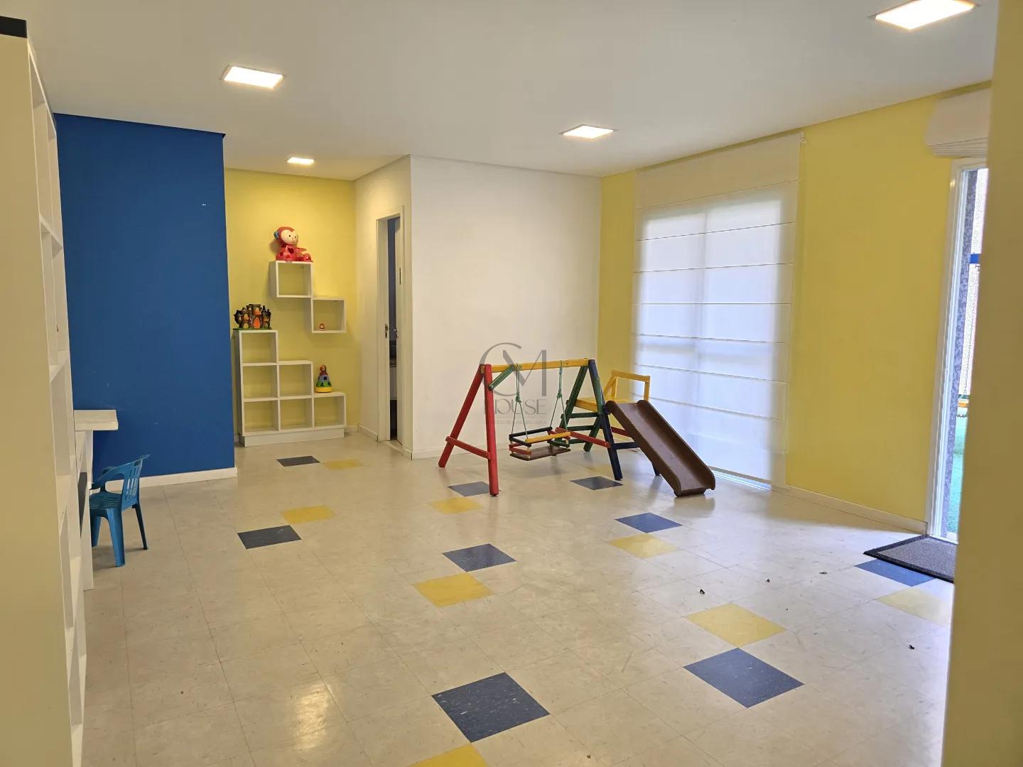 Apartamento garden com 2 quartos semimobiliado, muito espa&ccedil;o e sol Rua Paraíba Curitiba - 