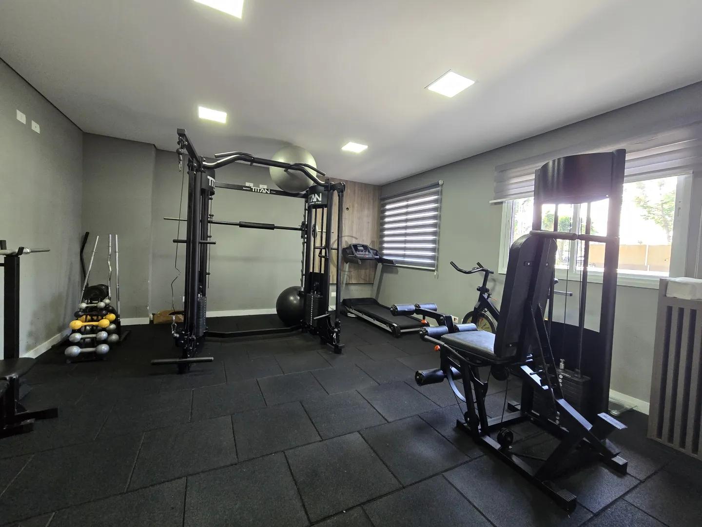 Apartamento garden com 2 quartos semimobiliado, muito espa&ccedil;o e sol Rua Paraíba Curitiba - 