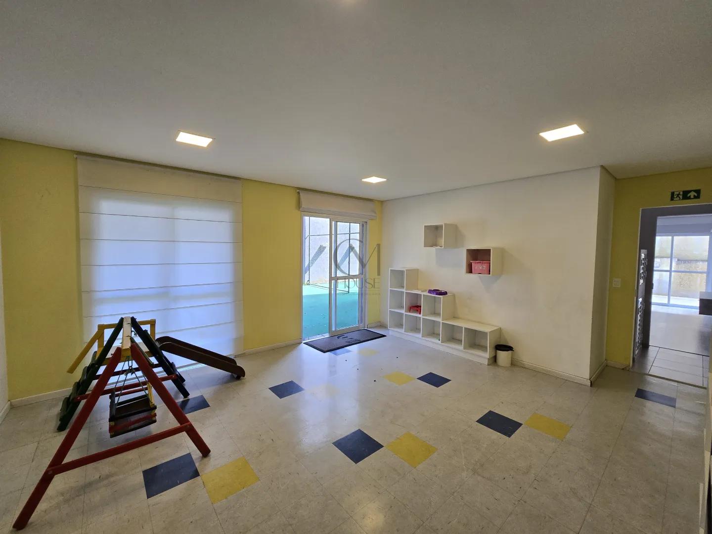 Apartamento garden com 2 quartos semimobiliado, muito espa&ccedil;o e sol Rua Paraíba Curitiba - 