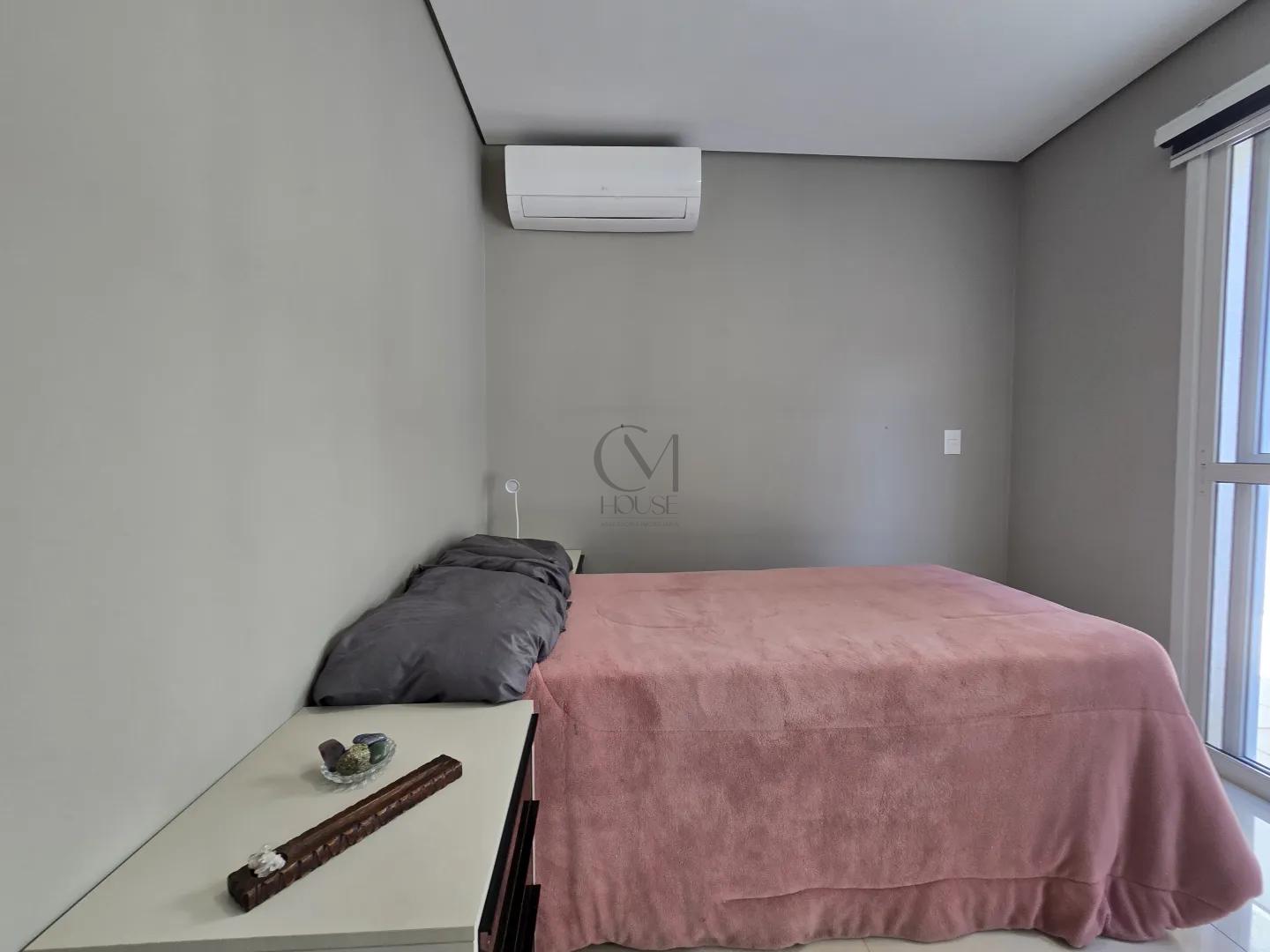 Apartamento garden com 2 quartos semimobiliado, muito espa&ccedil;o e sol Rua Paraíba Curitiba - 