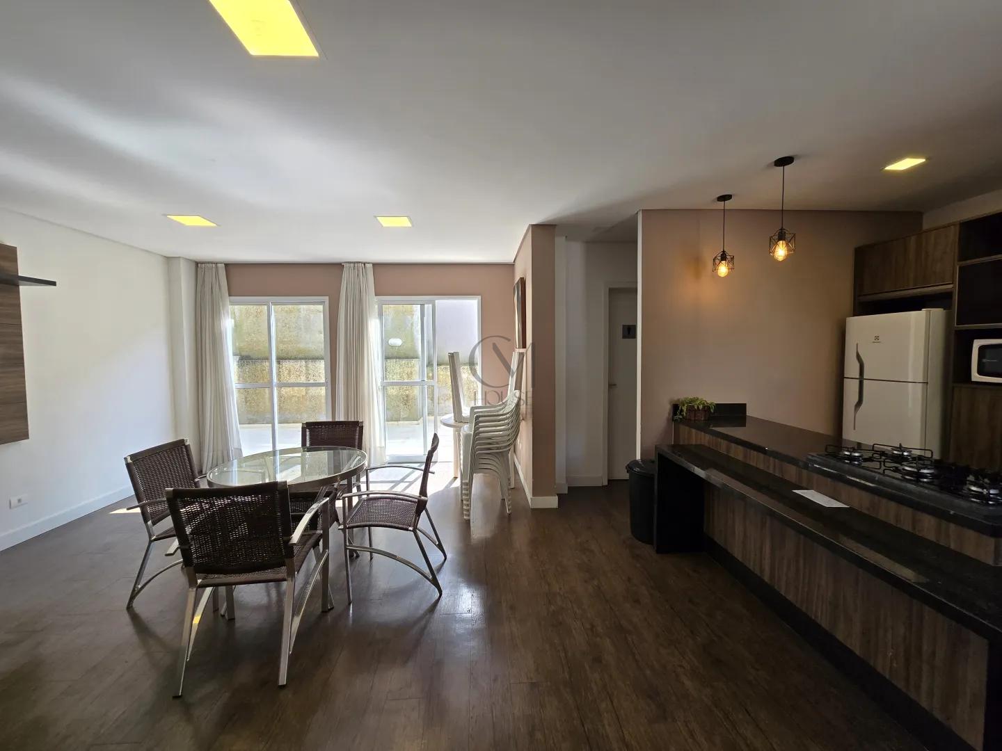 Apartamento garden com 2 quartos semimobiliado, muito espa&ccedil;o e sol Rua Paraíba Curitiba - 